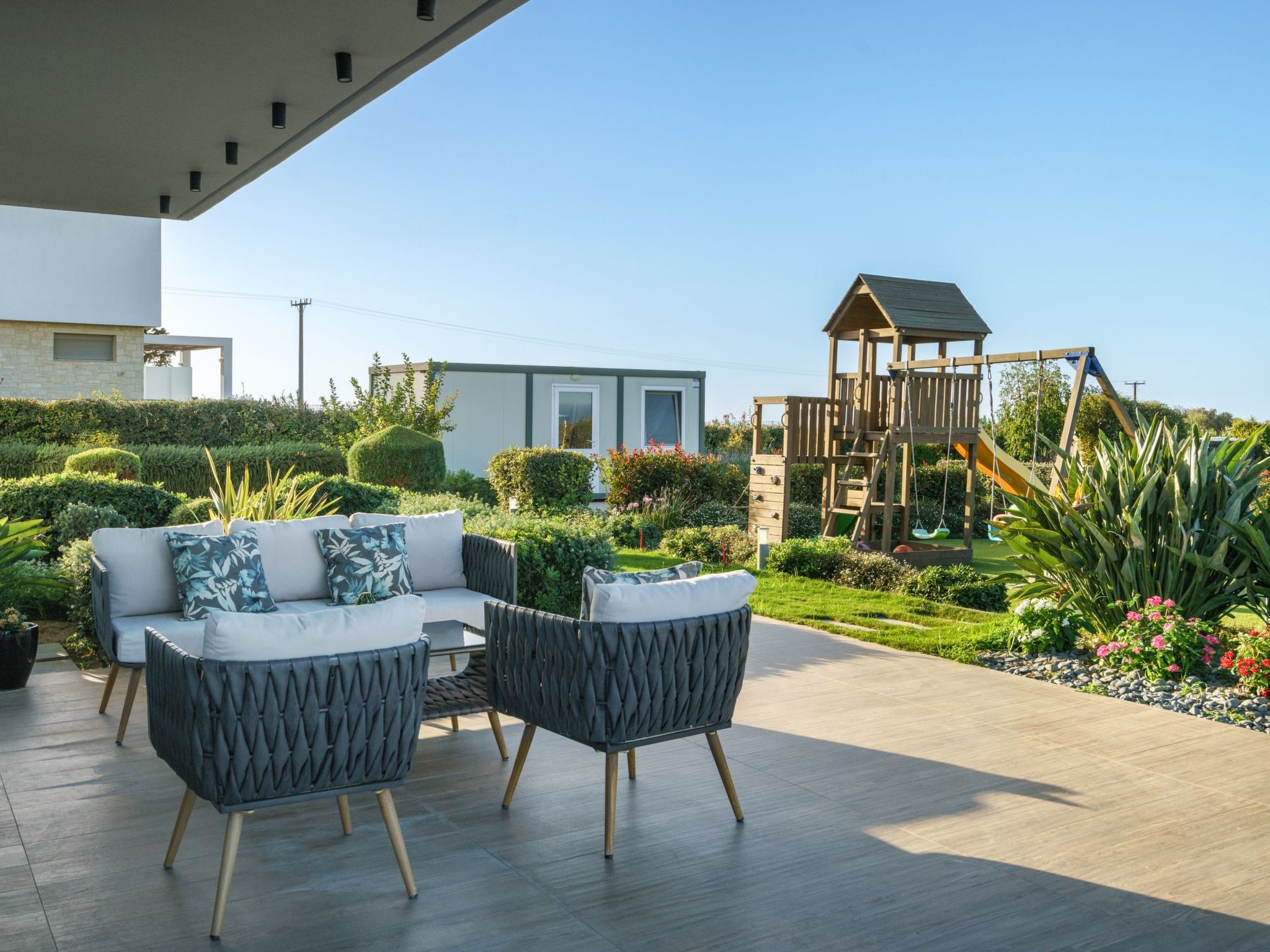 Lux-Villa mit Innen- und Außenpool, BBQ und Fitnessraum-Inside