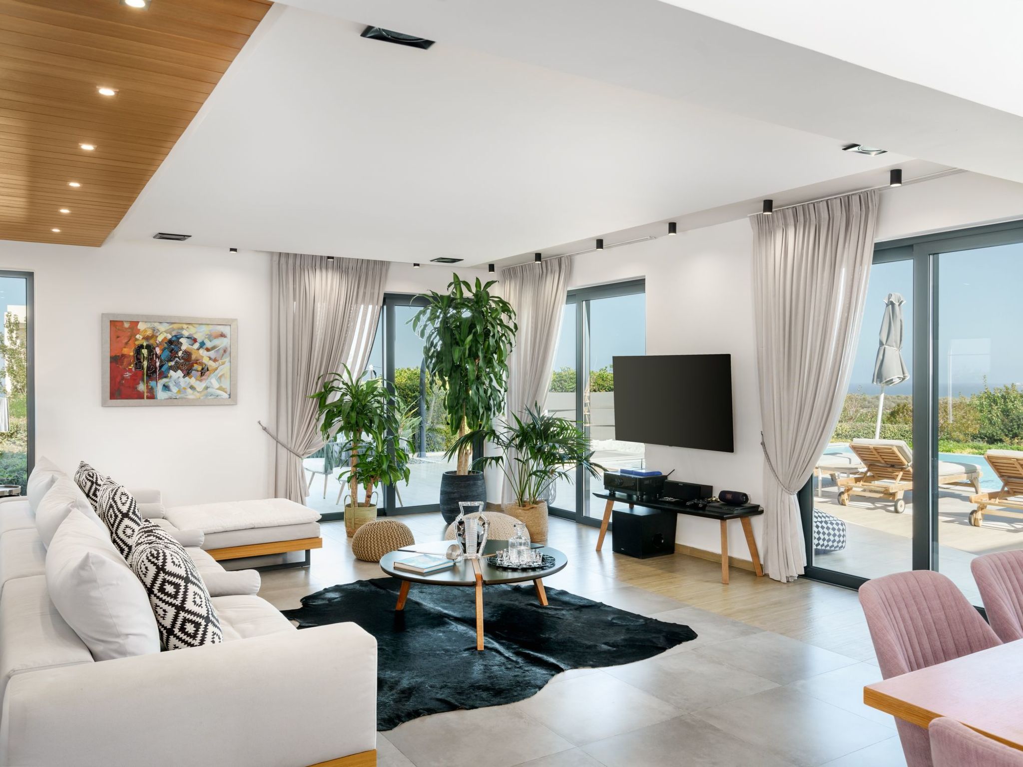 Lux-Villa mit Innen- und Außenpool, BBQ und Fitnessraum-Inside