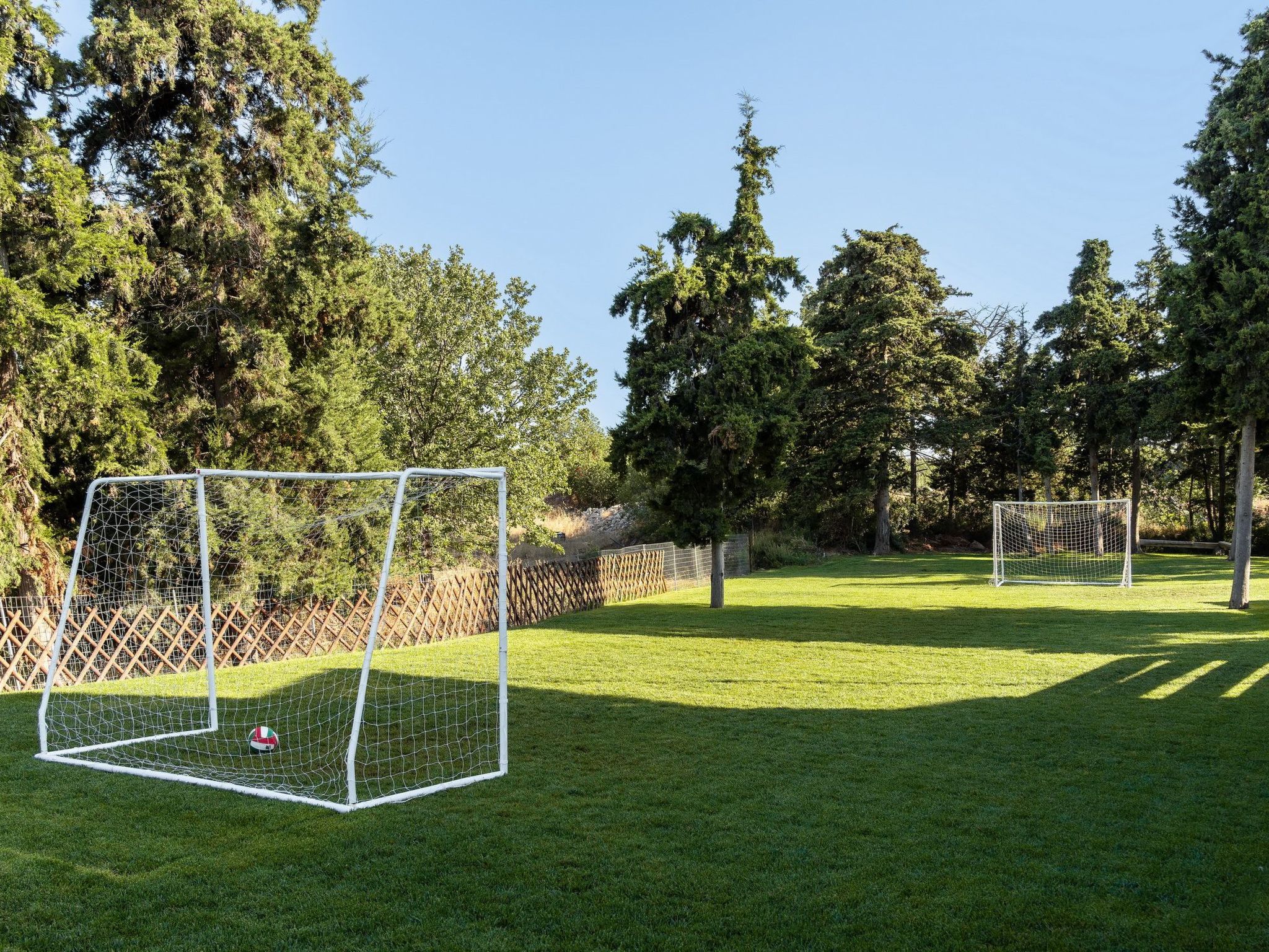 Kostenloses Frühstück, Pools, Kinderbereich, für 20 Gäste-Image-tags.info