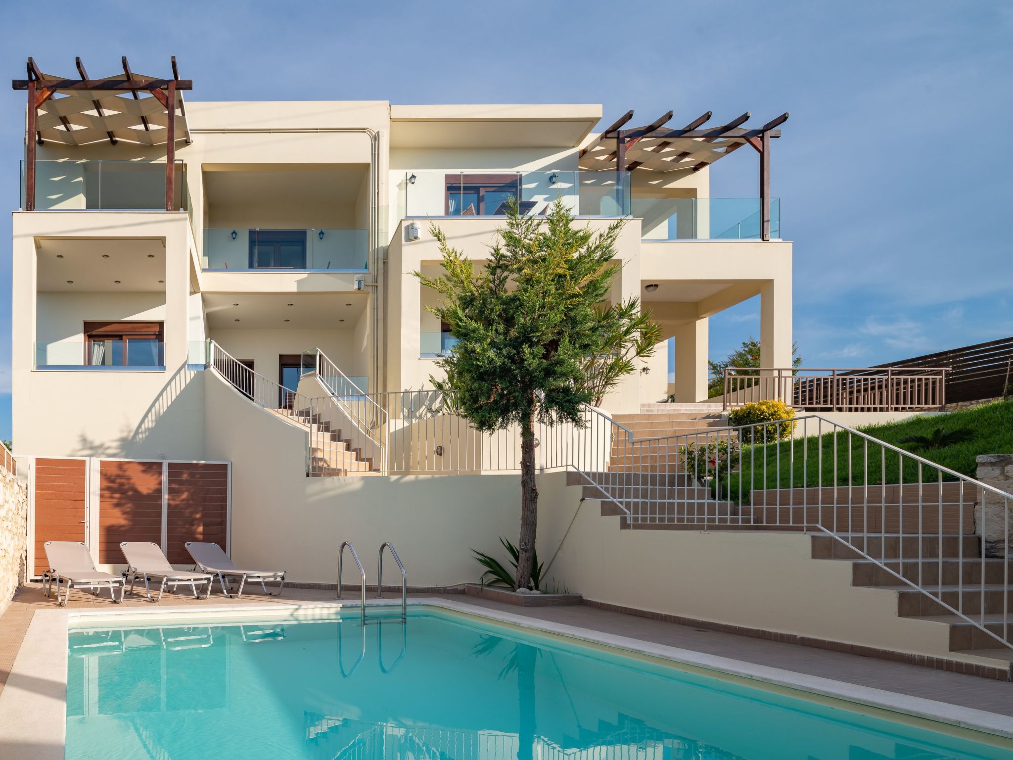 Ferienvilla "Rousa" mit Bergblick