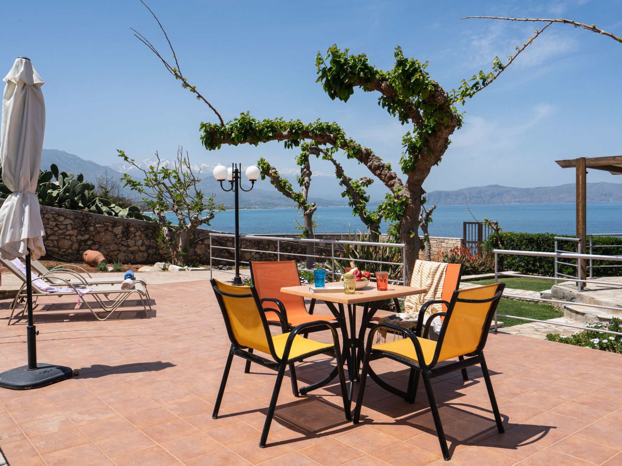 Villa am Strand mit privatem Swimmingpool und Meerblick-Draußen