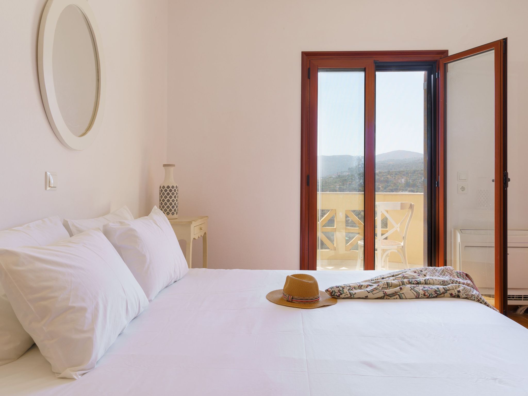 Villa mit Meerblick und privatem Pool, BBQ 1,5km vom Strand entfernt-Drinnen