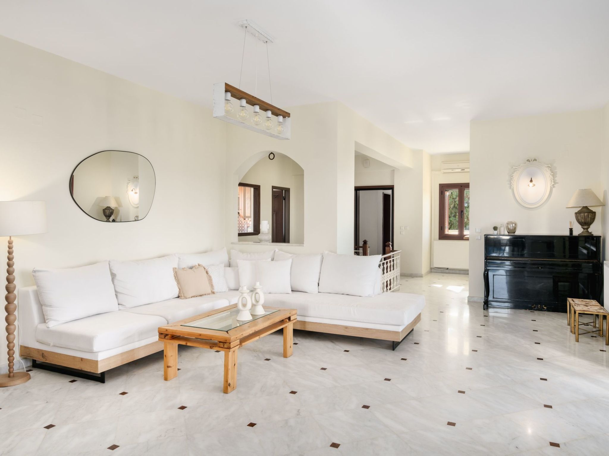 Villa mit Meerblick und privatem Pool, BBQ 1,5km vom Strand entfernt-Drinnen