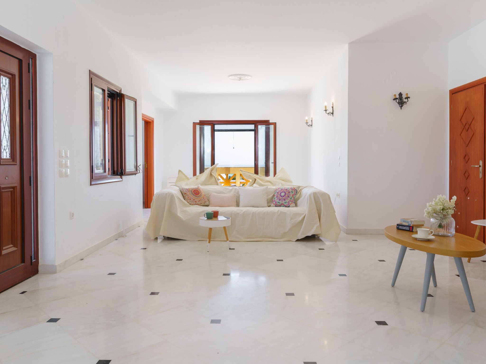 Villa mit Meerblick und privatem Pool, BBQ 1,5km vom Strand entfernt-Drinnen