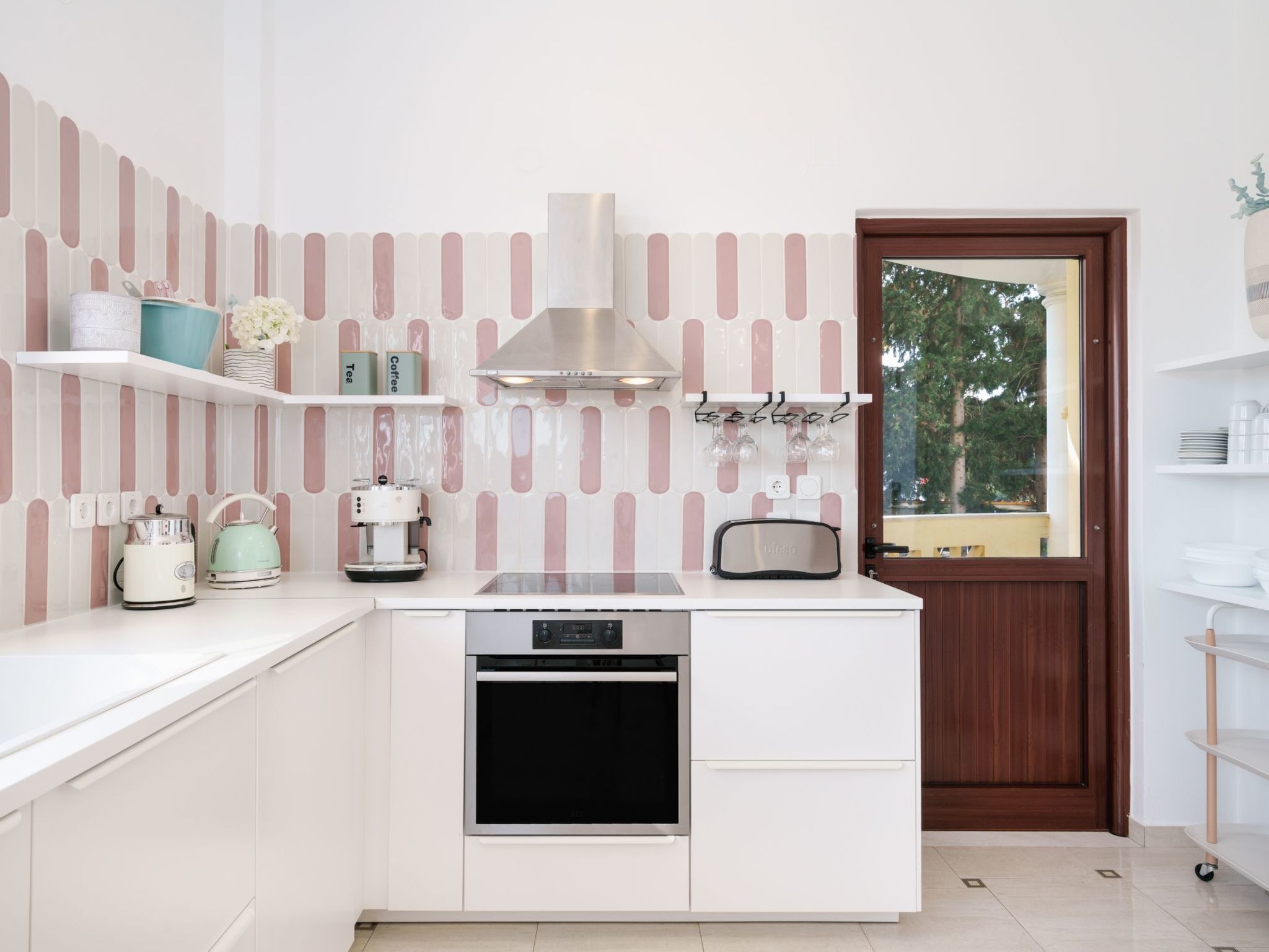 Villa mit Meerblick und privatem Pool, BBQ 1,5km vom Strand entfernt-Image-tags.info