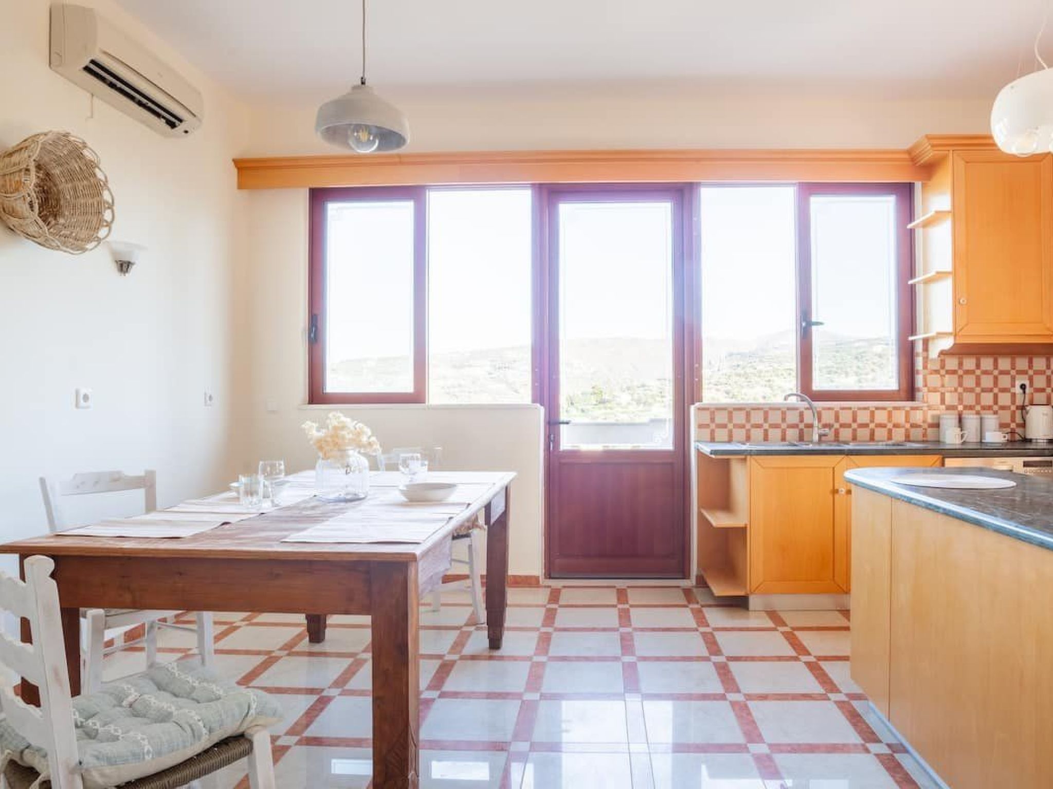 Villa mit Meerblick und privatem Pool, BBQ 1,5km vom Strand entfernt-Image-tags.info