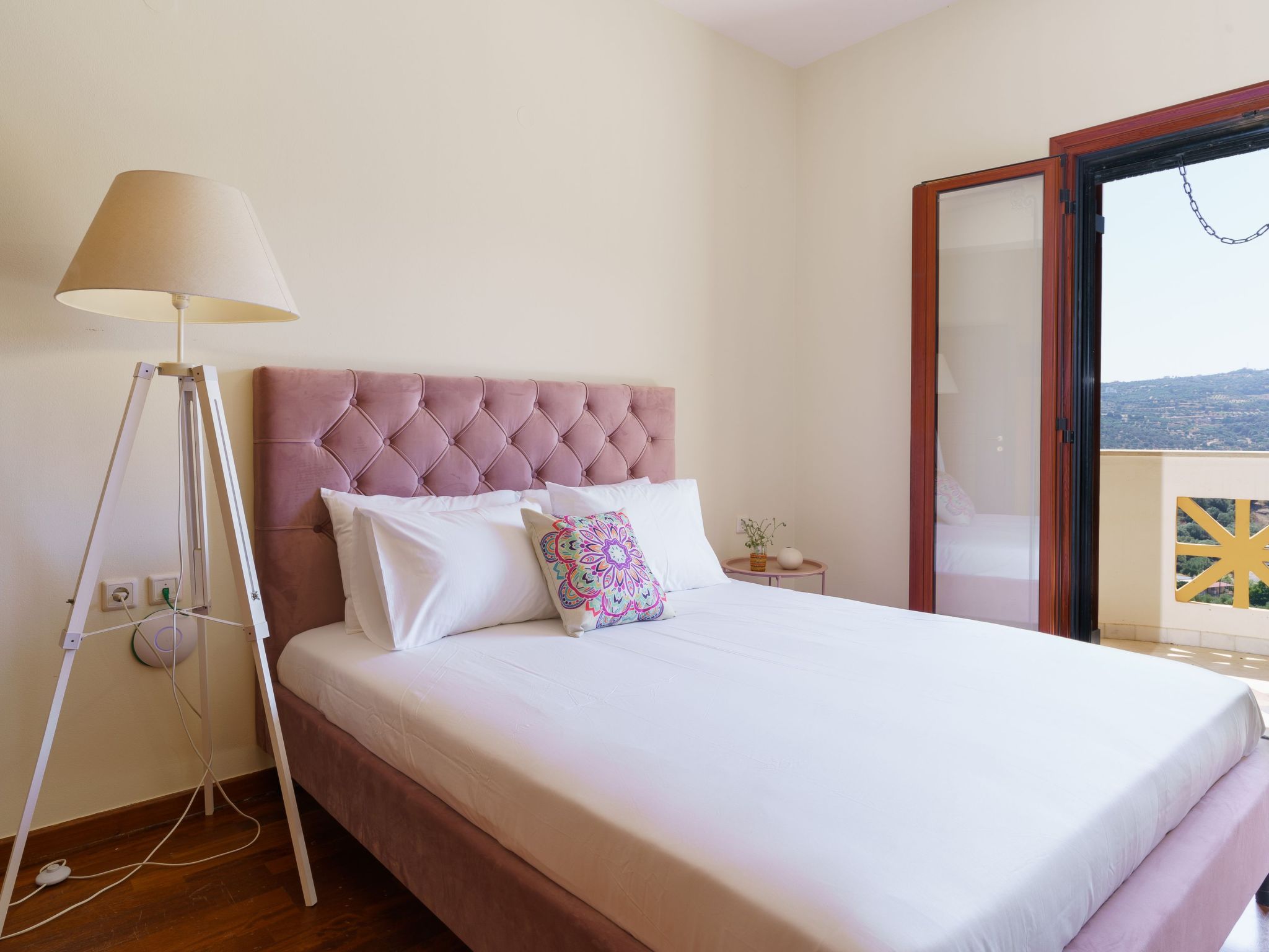 Villa mit Meerblick und privatem Pool, BBQ 1,5km vom Strand entfernt-Drinnen