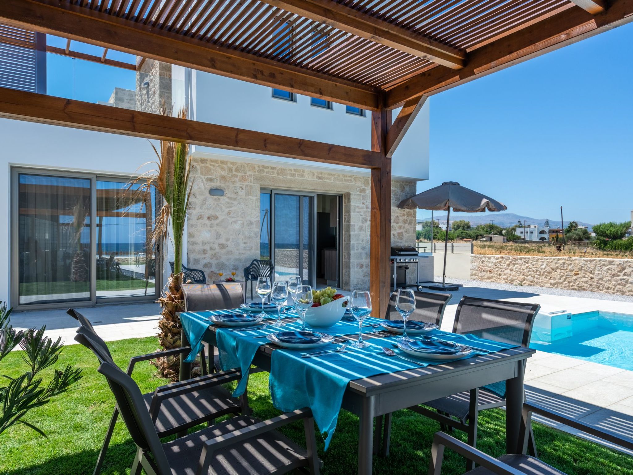 Villa am Strand in Rethymno mit privatem Pool-Outside