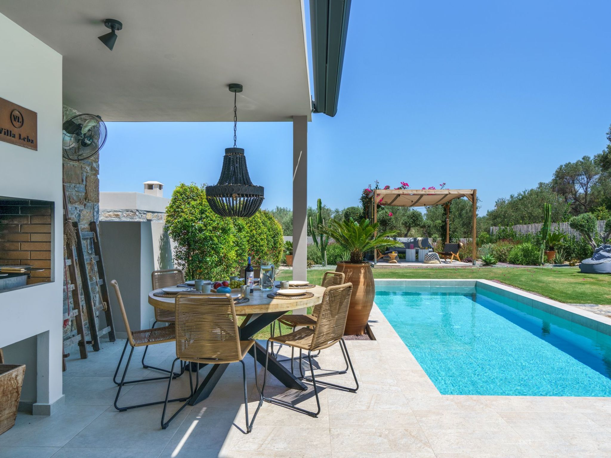 Neu gebaute Villa mit privatem Pool und BBQ