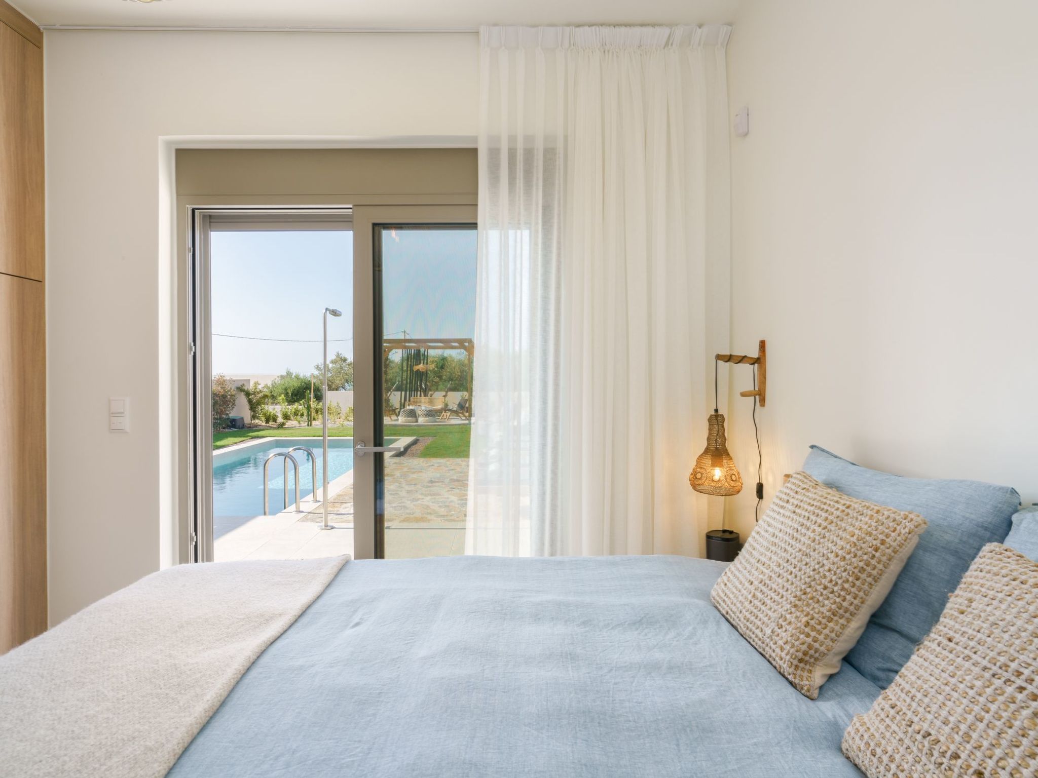 Neu gebaute Villa mit privatem Pool und BBQ-Inside