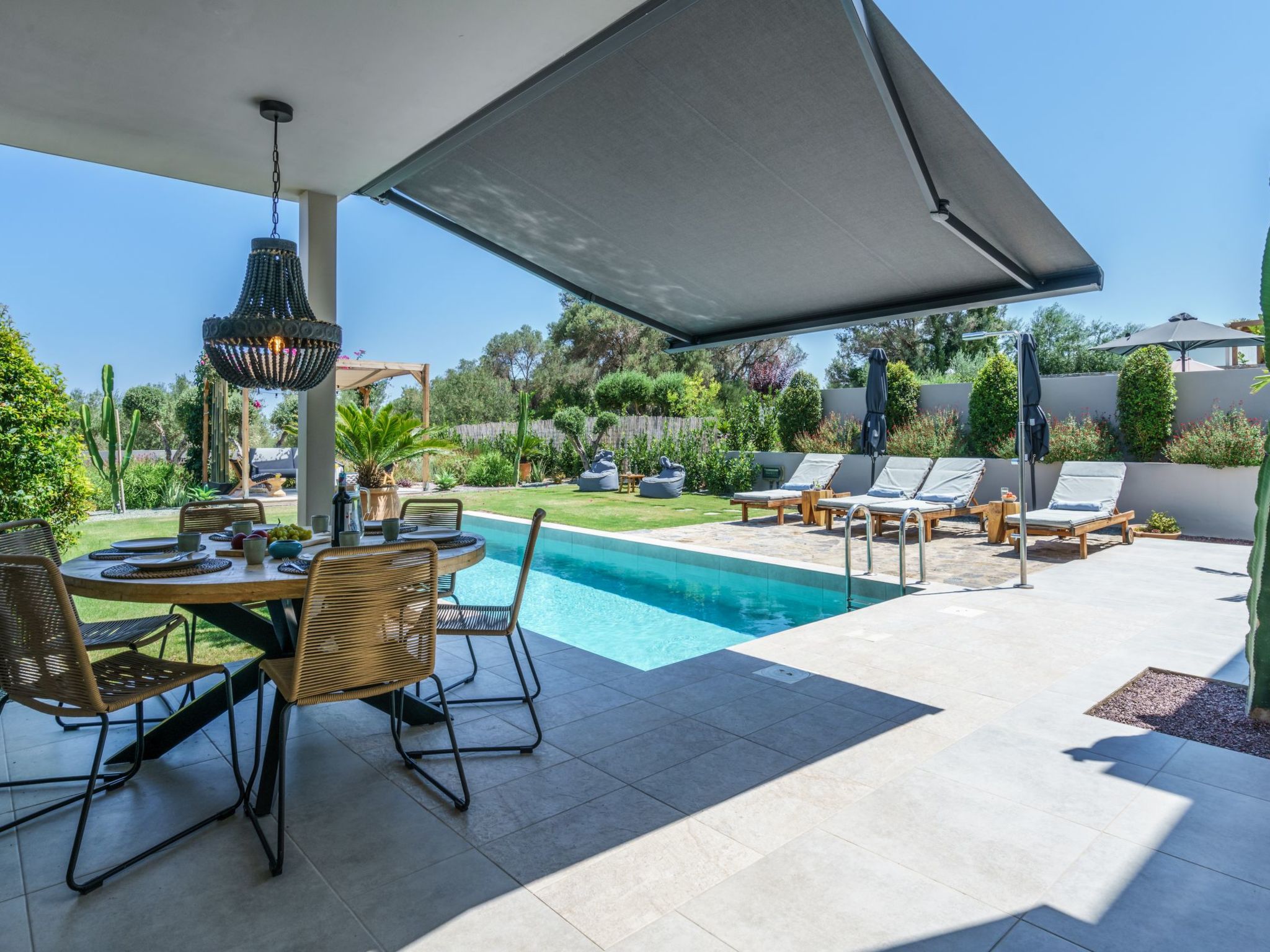 Neu gebaute Villa mit privatem Pool und BBQ-Outside