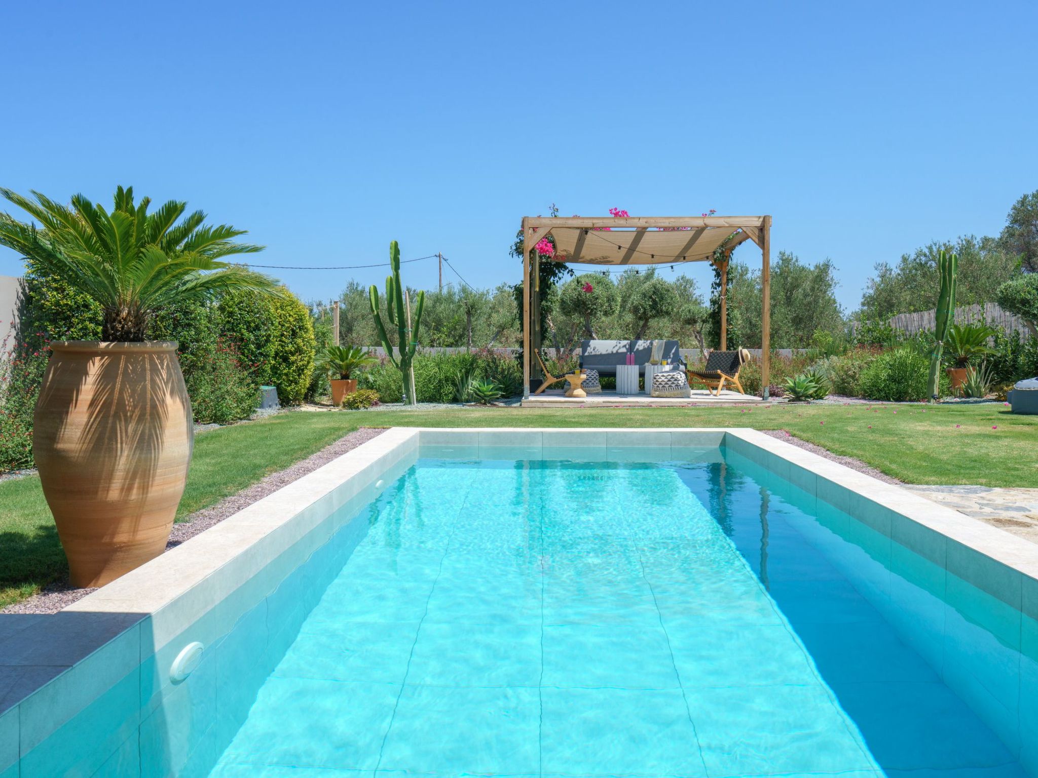 Neu gebaute Villa mit privatem Pool und BBQ-Outside