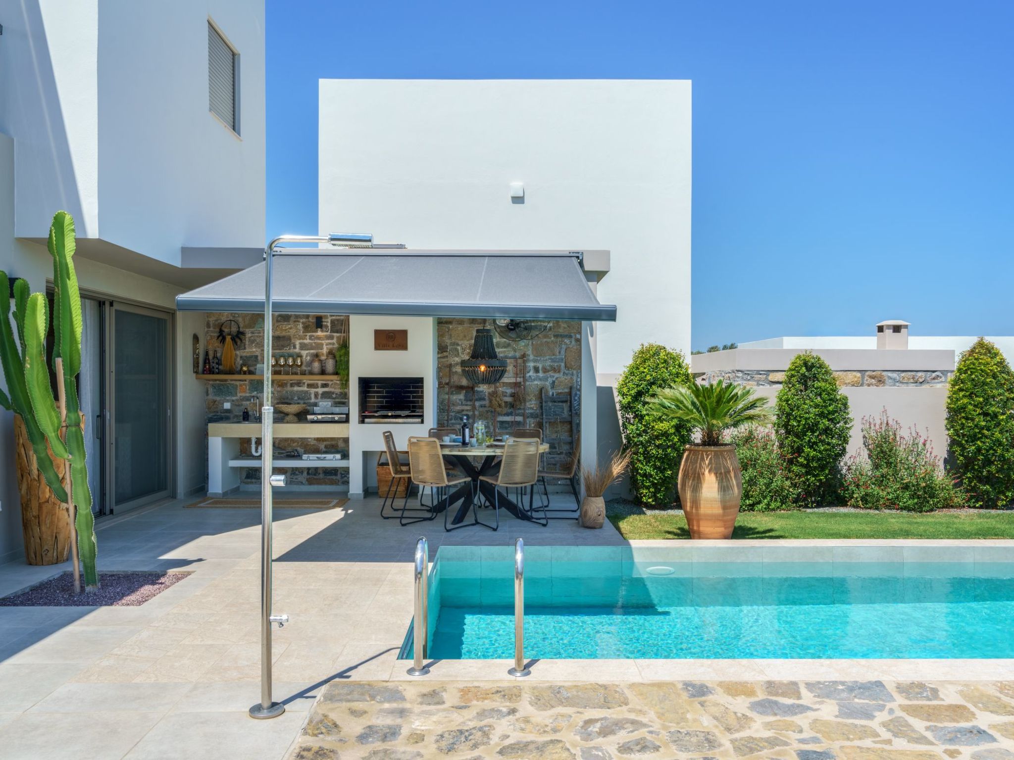 Neu gebaute Villa mit privatem Pool und BBQ-Outside
