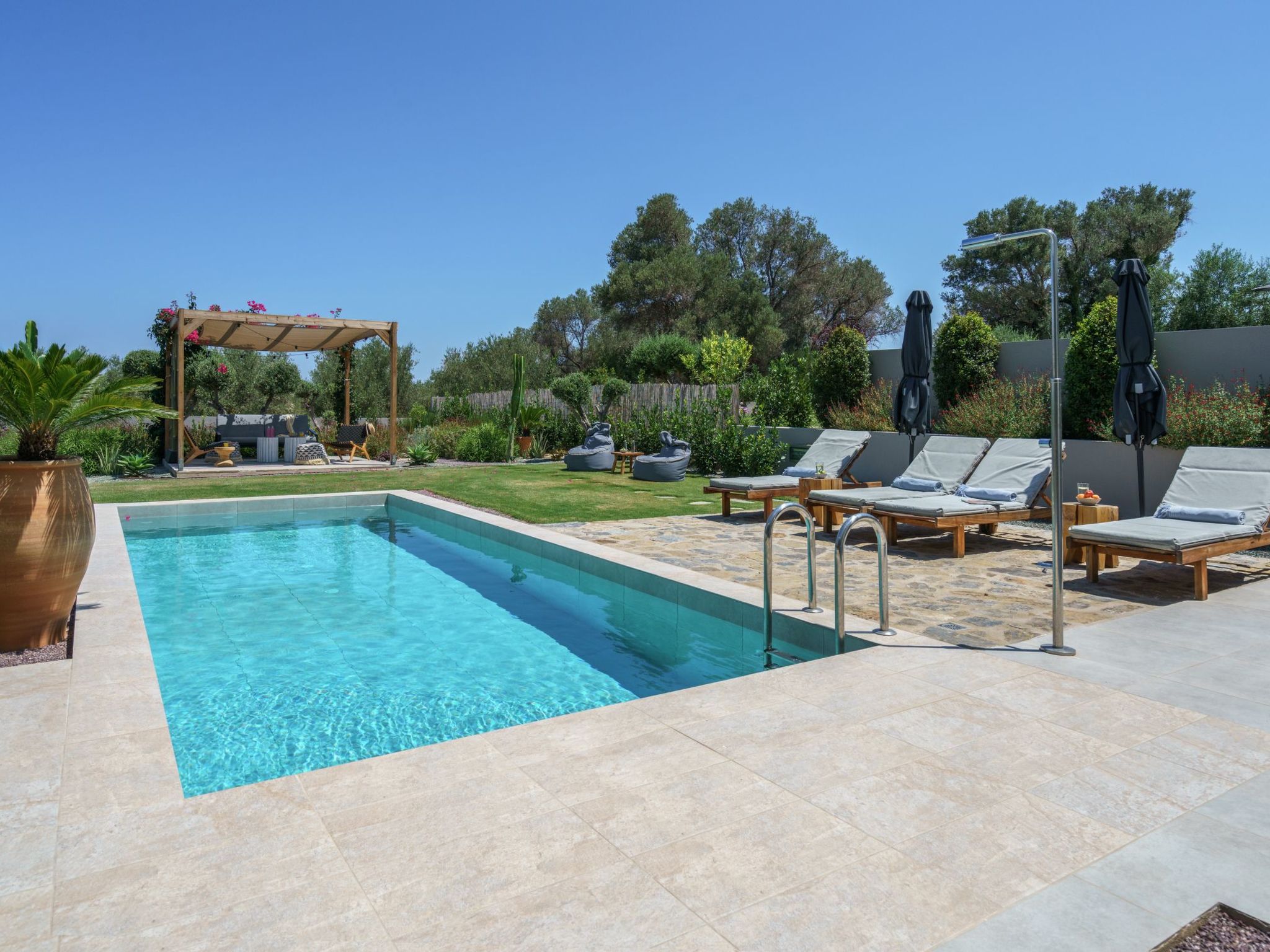 Neu gebaute Villa mit privatem Pool und BBQ-Image-tags.info