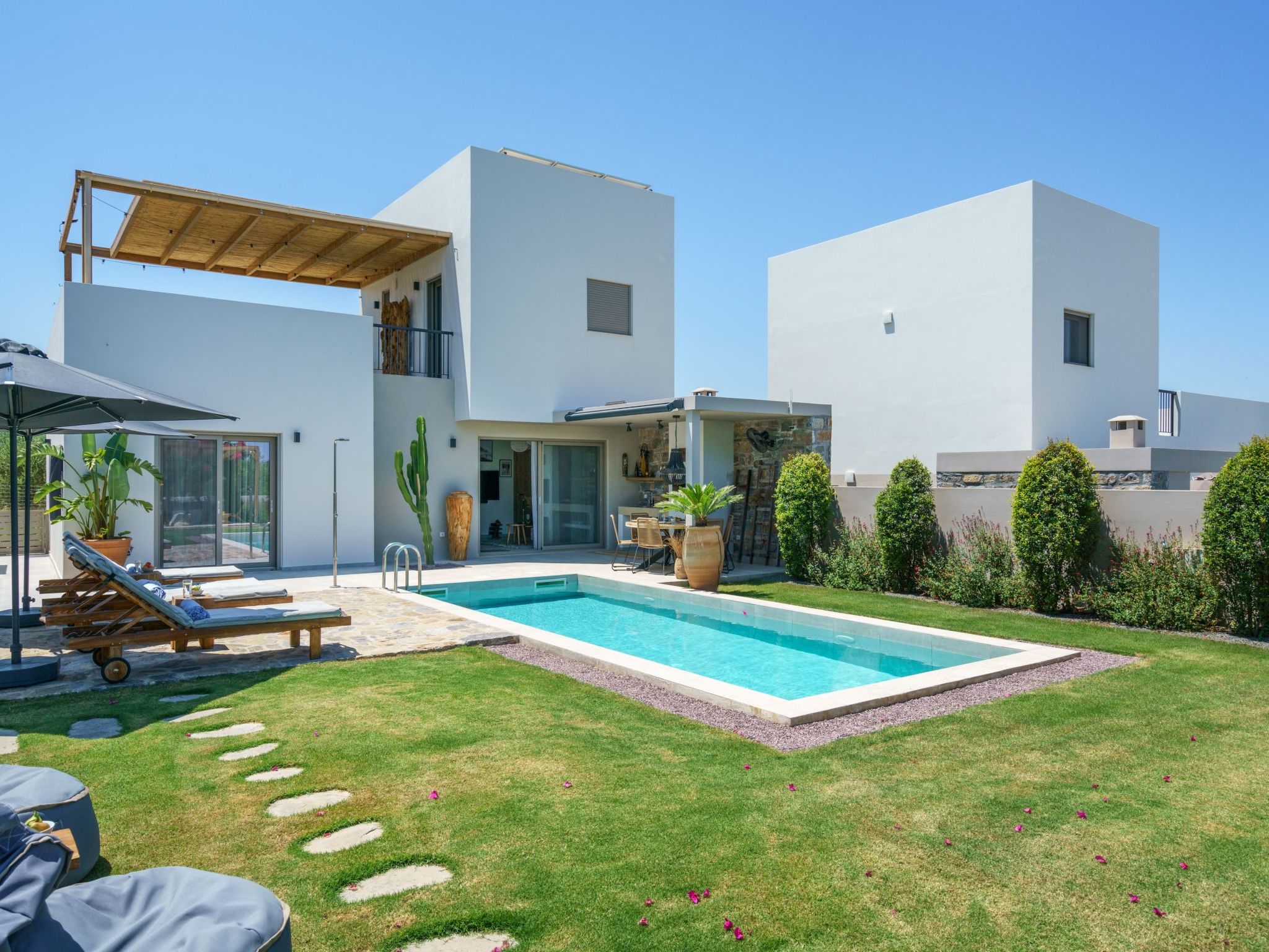 Neu gebaute Villa mit privatem Pool und BBQ-Outside