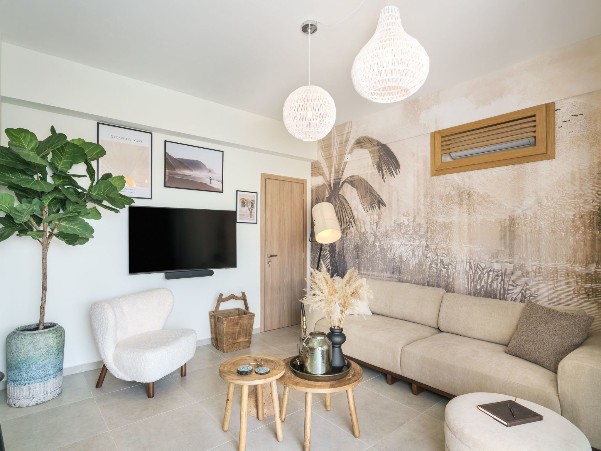 Neu gebaute Villa mit privatem Pool und BBQ-Inside