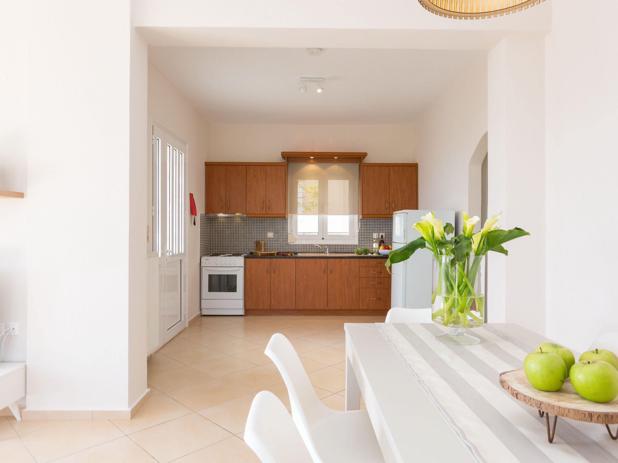 Entspannen Sie sich in der Villa mit privatem Pool, BBQ und Tischtennisplatte-Inside