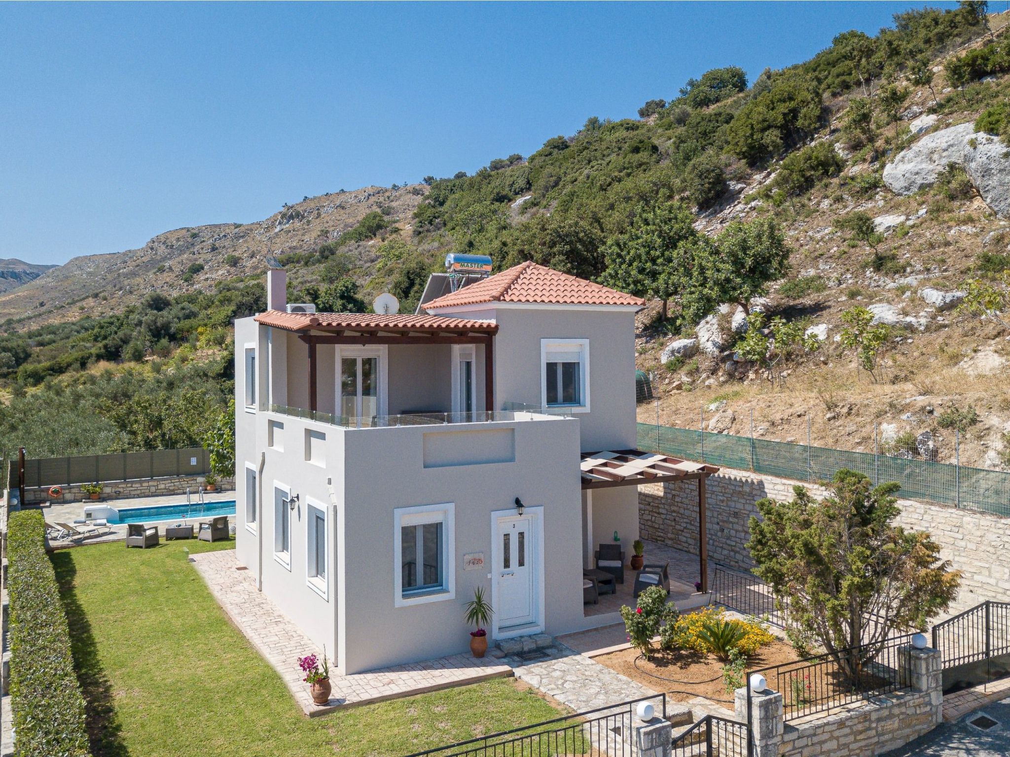 Ruhige Villa mit privatem Pool, BBQ und Kinderbereich