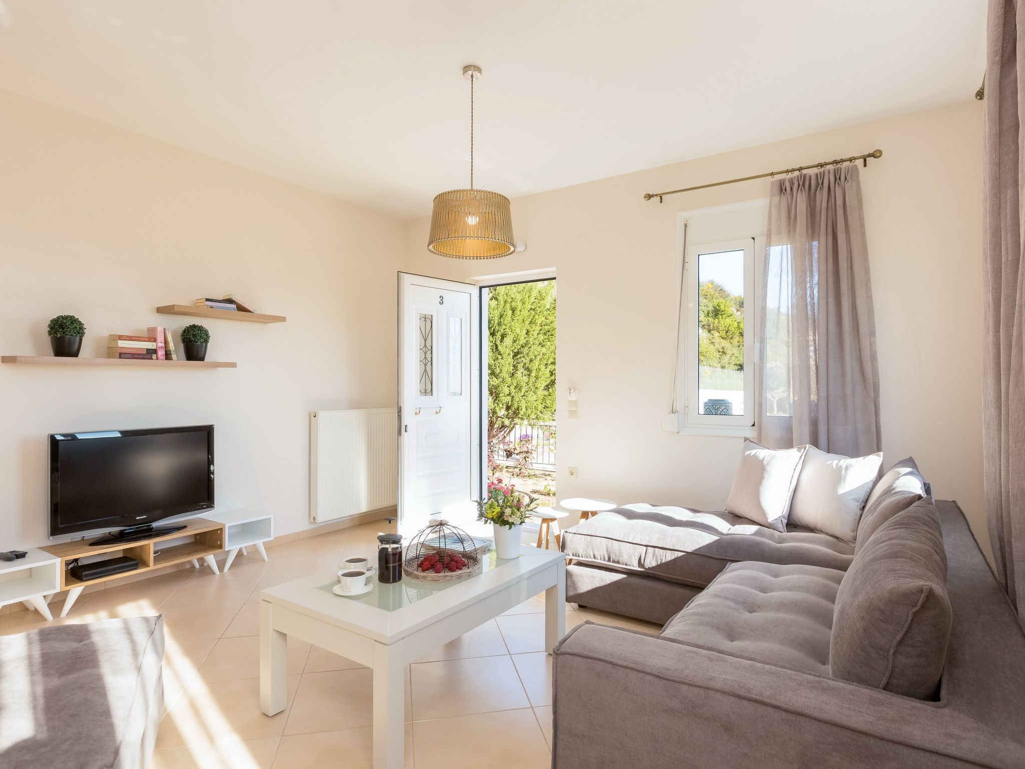 Ruhige Villa mit privatem Pool, BBQ und Kinderbereich