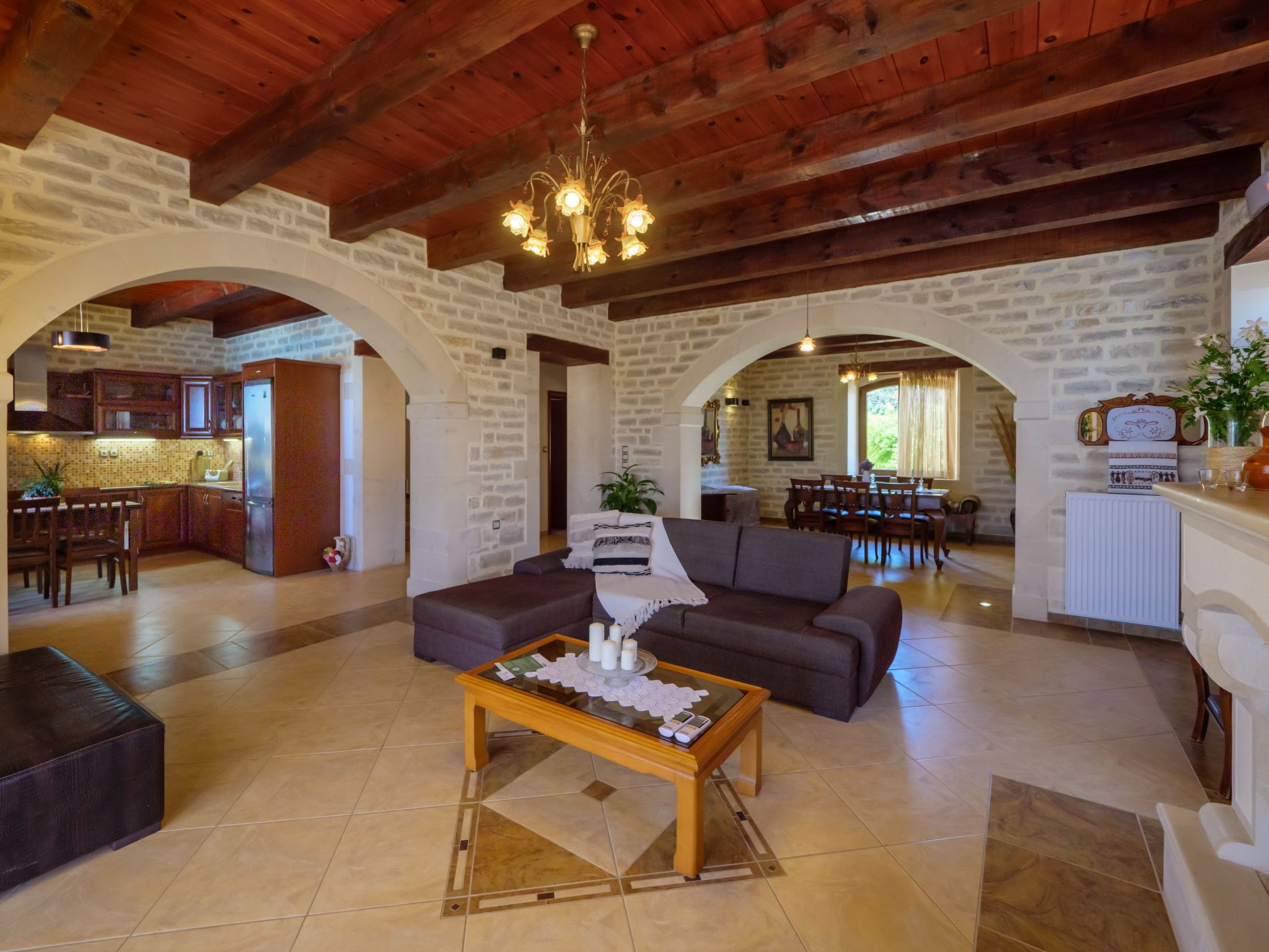 Familienfreundliche Villa mit Pool, BBQ, Kinderbereich-Inside