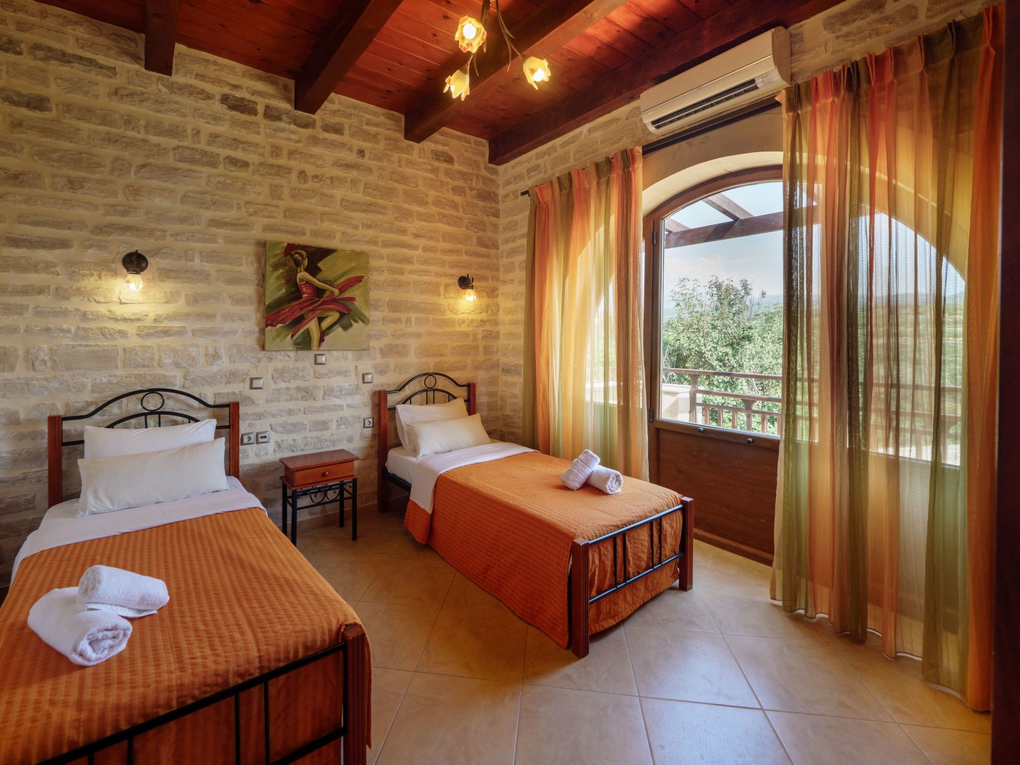 Familienfreundliche Villa mit Pool, BBQ, Kinderbereich-Inside