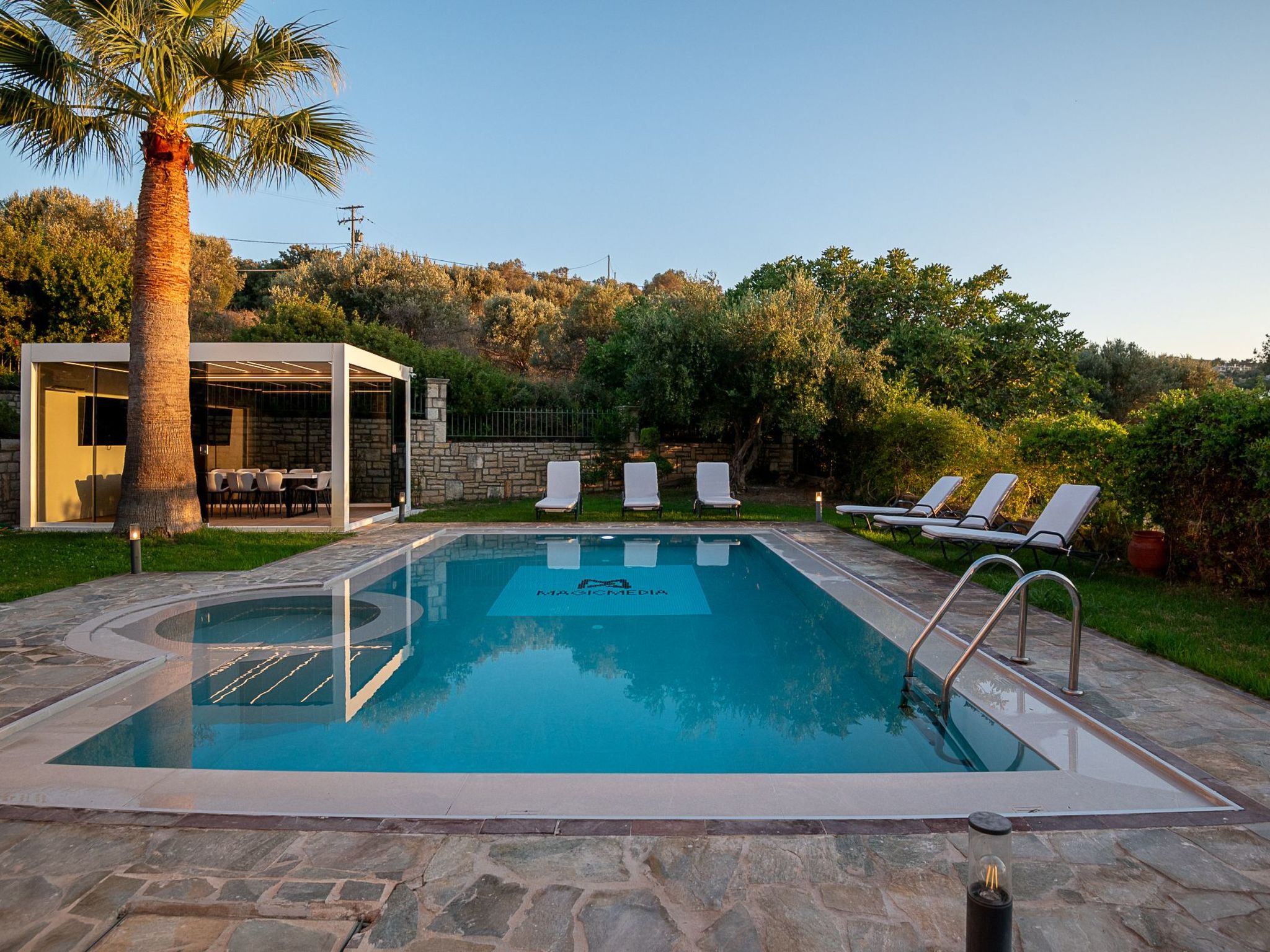 Neue Familienvillen mit 2 privaten Pools, Spielzimmer