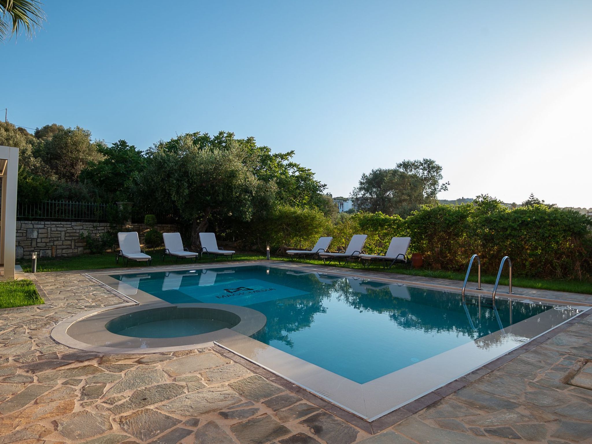 Neue Familienvillen mit 2 privaten Pools, Spielzimmer-Image-tags.info