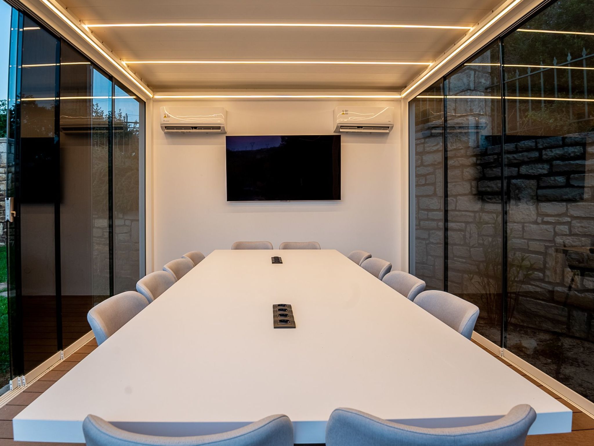 Neue Familienvillen mit 2 privaten Pools, Spielzimmer-Draußen