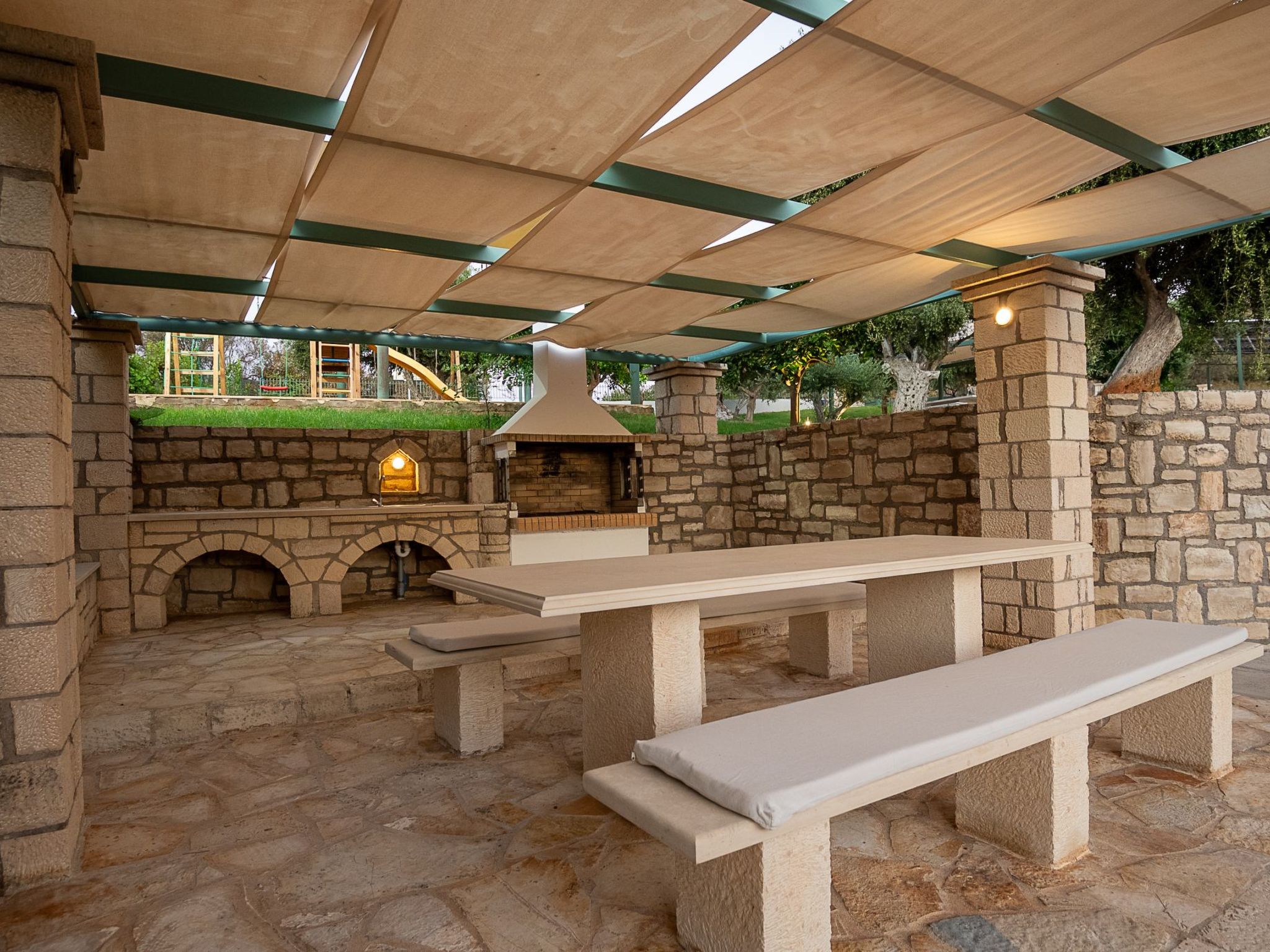 Neue Familienvillen mit 2 privaten Pools, Spielzimmer-Draußen