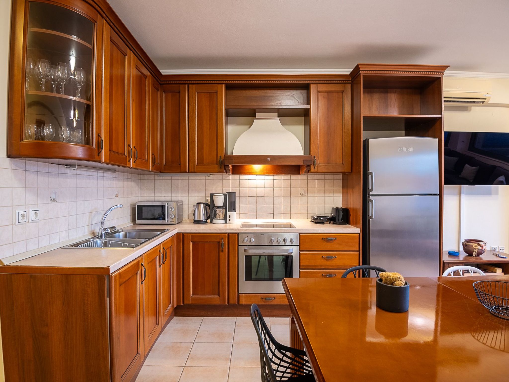 Neue Familienvillen mit 2 privaten Pools, Spielzimmer-Drinnen