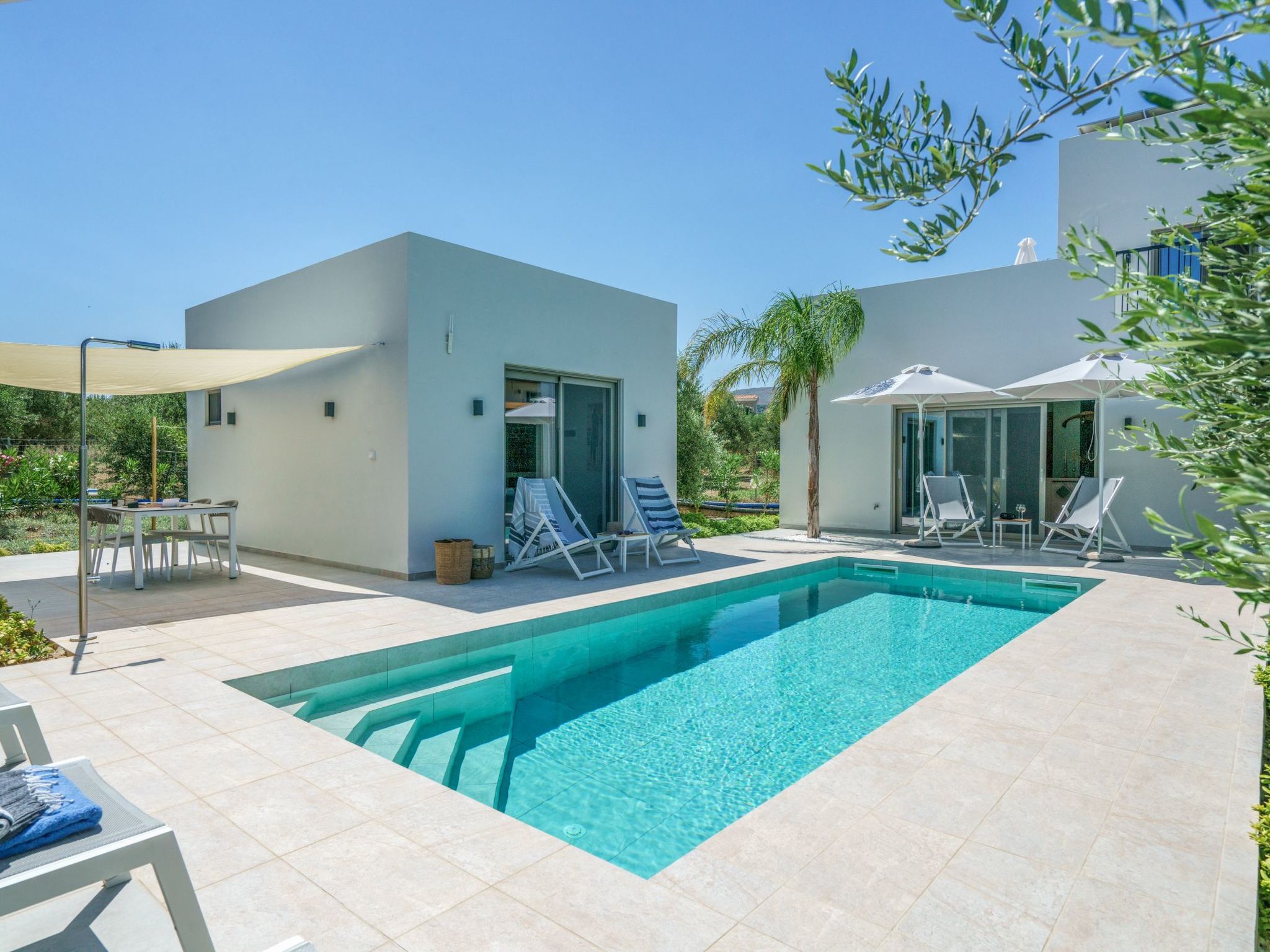 Neue moderne Villa Tessera mit privatem Pool und Grillplatz