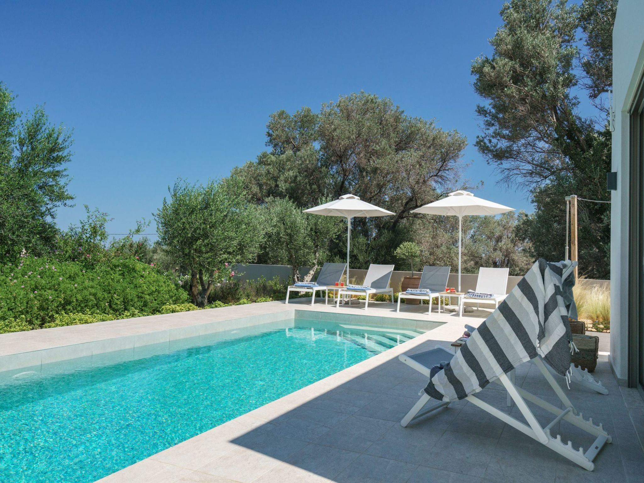 Neue moderne Villa Tessera mit privatem Pool und Grillplatz-Image-tags.info