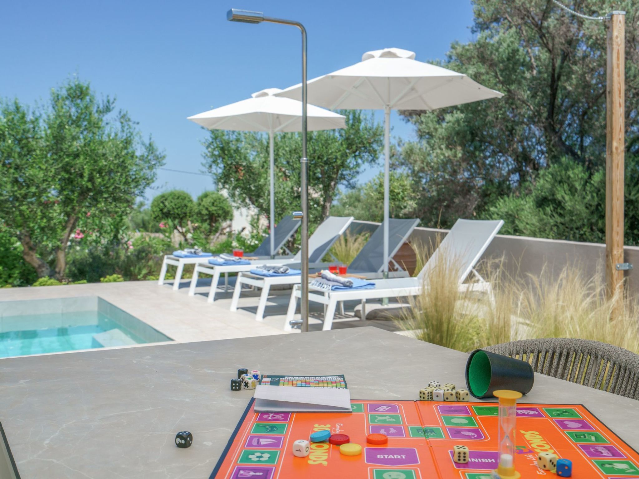 Neue moderne Villa Tessera mit privatem Pool und Grillplatz-Outside