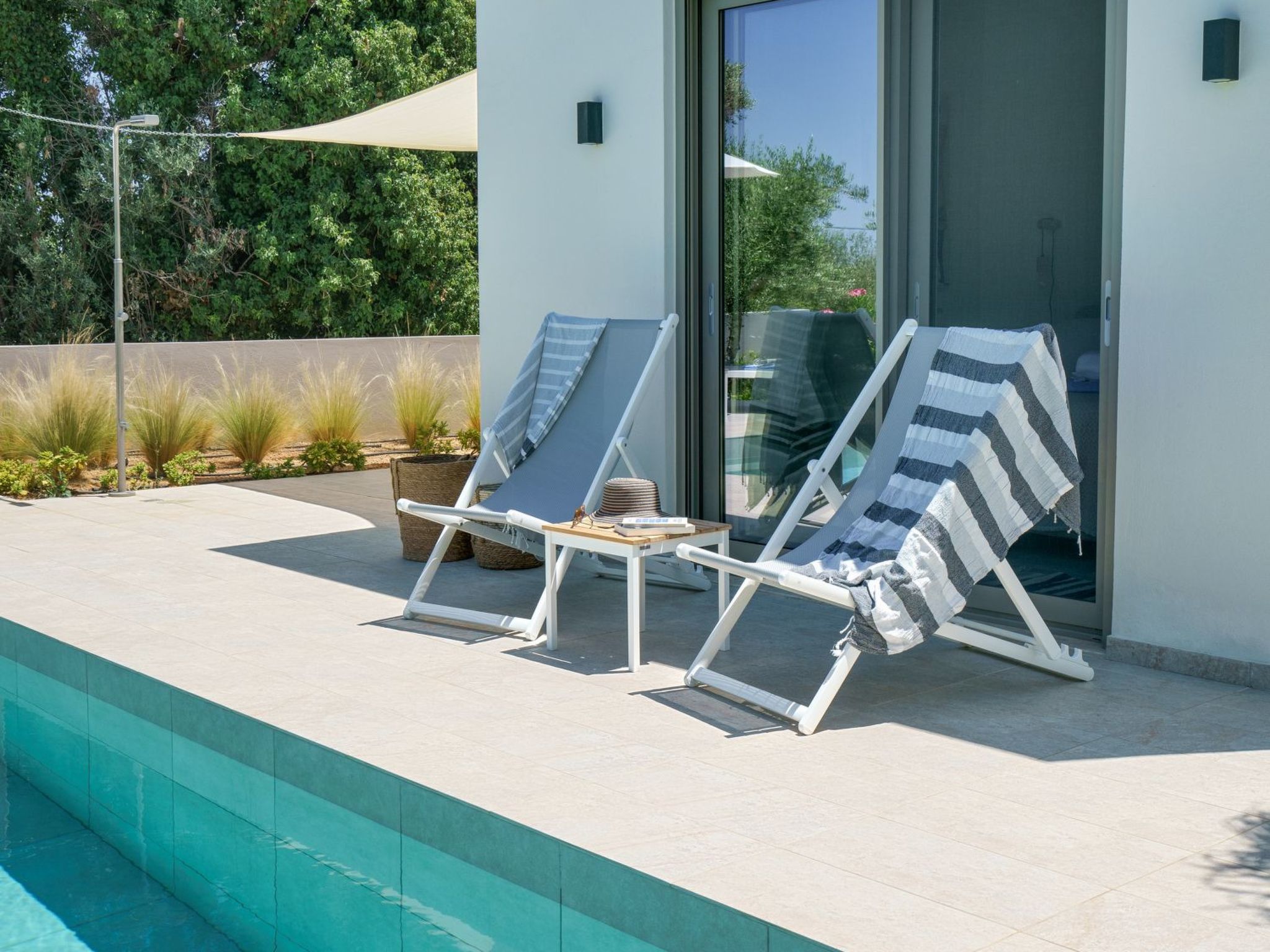 Neue moderne Villa Tessera mit privatem Pool und Grillplatz-Outside