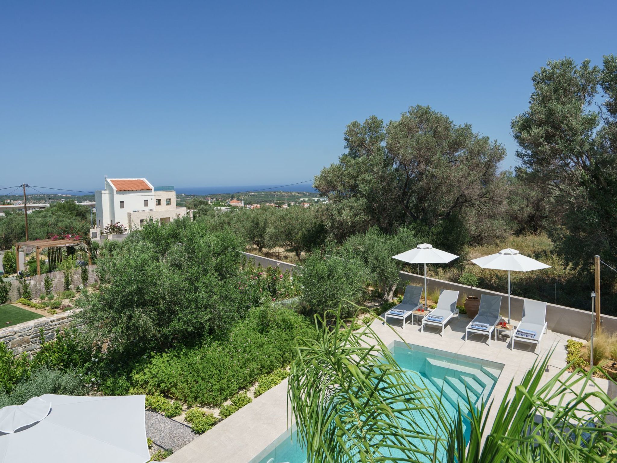 Neue moderne Villa Tessera mit privatem Pool und Grillplatz-Outside