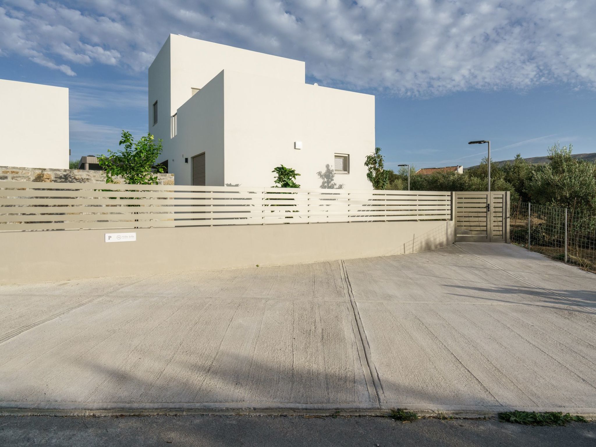 Neue moderne Villa Tessera mit privatem Pool und Grillplatz-Outside