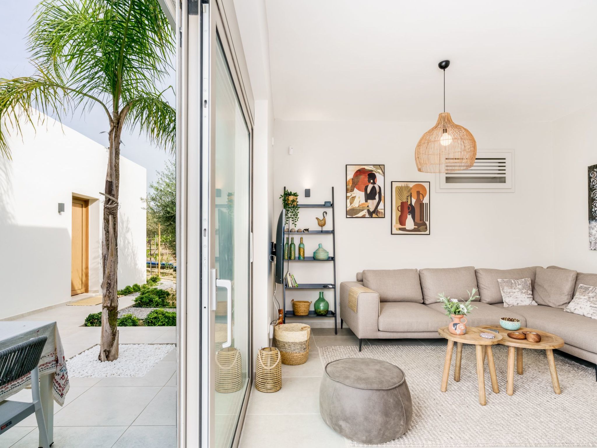 Neue moderne Villa Tessera mit privatem Pool und Grillplatz