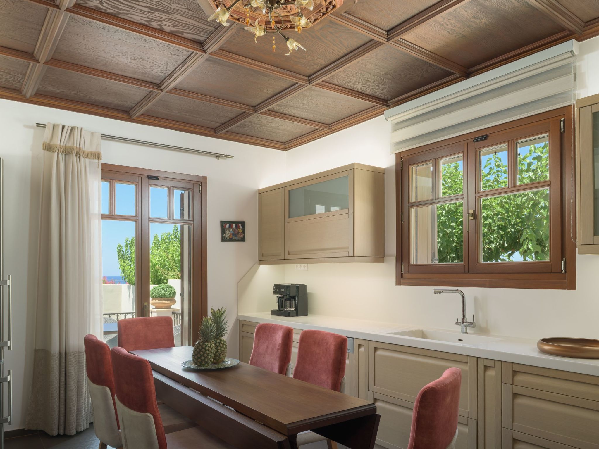 Neu renovierte Familienvilla mit privatem Pool BBQ-Inside