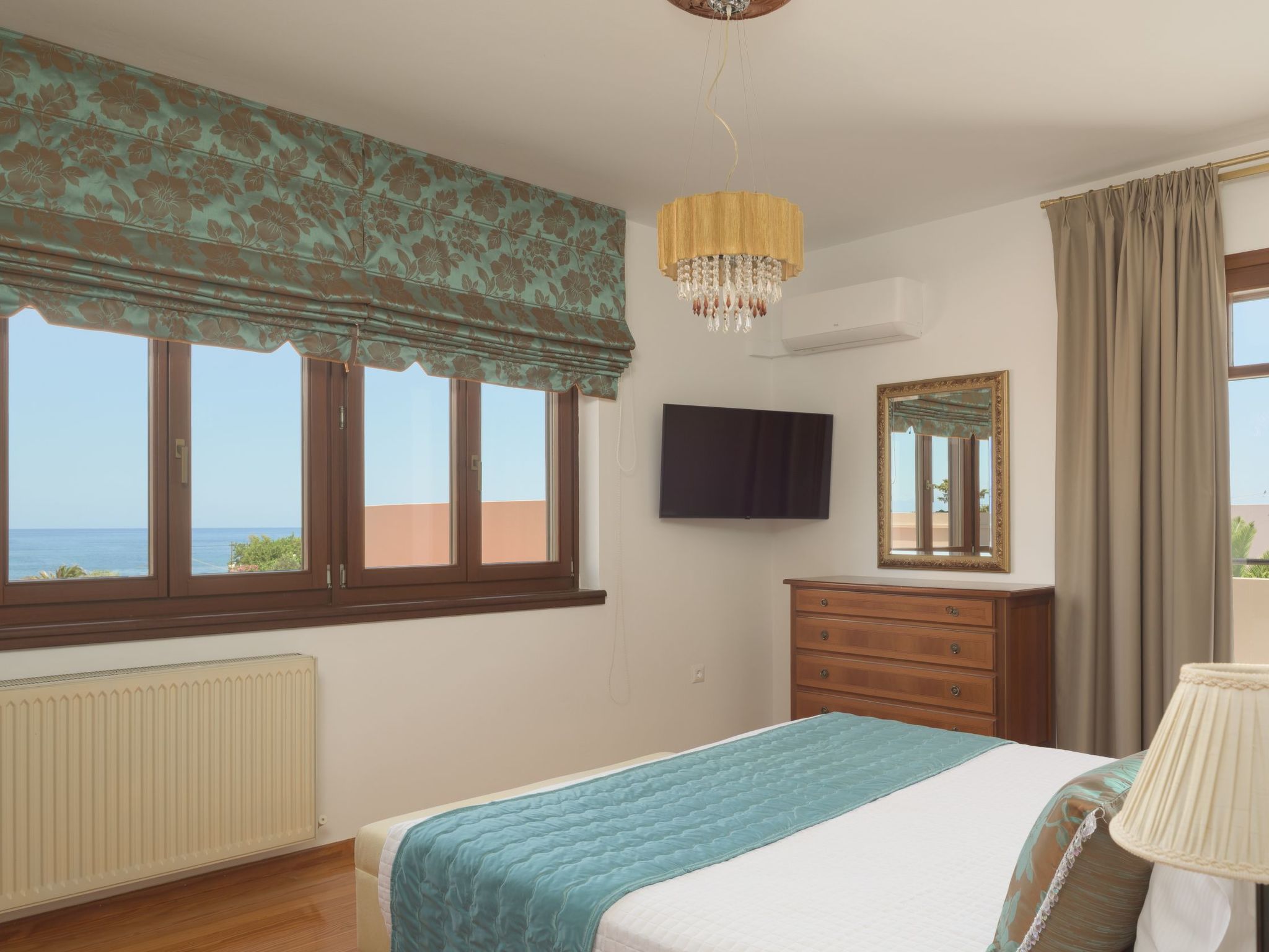 Neu renovierte Familienvilla mit privatem Pool BBQ-Inside