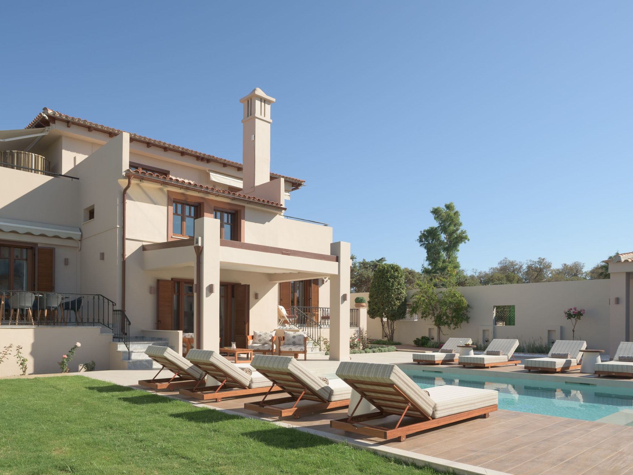 Neu renovierte Familienvilla mit privatem Pool BBQ-Outside