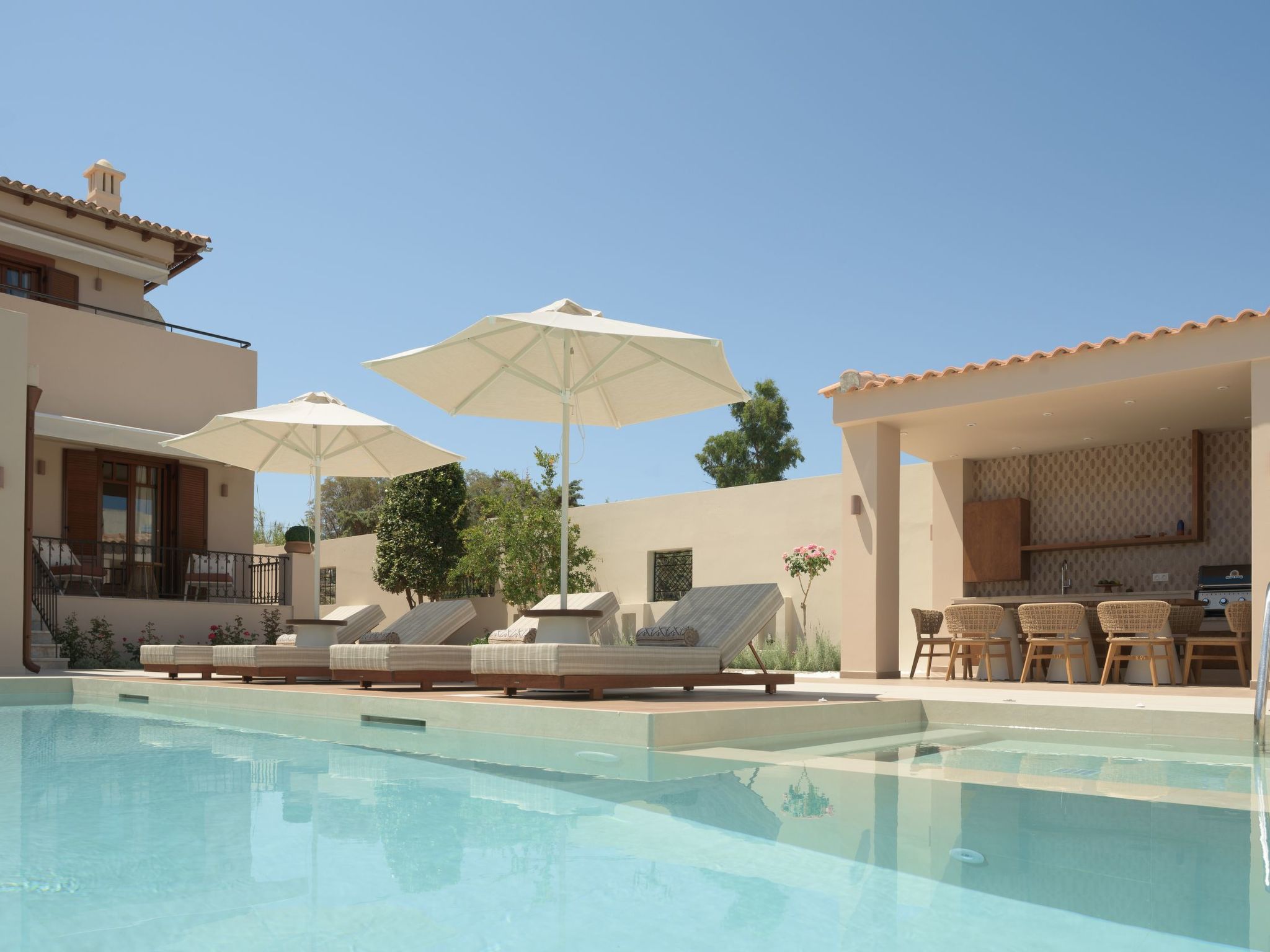 Neu renovierte Familienvilla mit privatem Pool BBQ-Image-tags.info