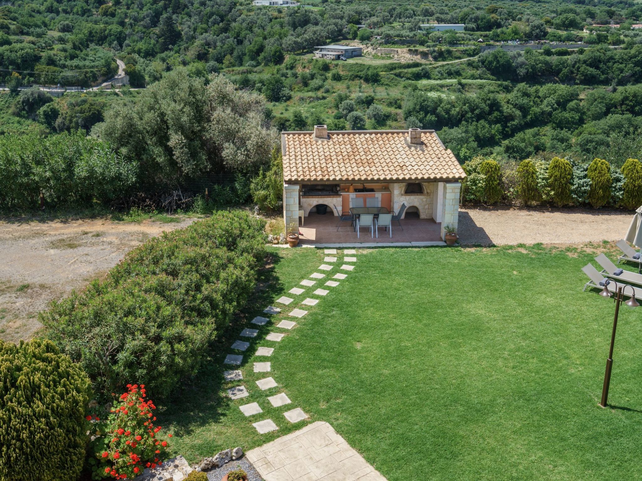 Villa "Arodamos" mit Garten, Grill und Terrasse-Inside