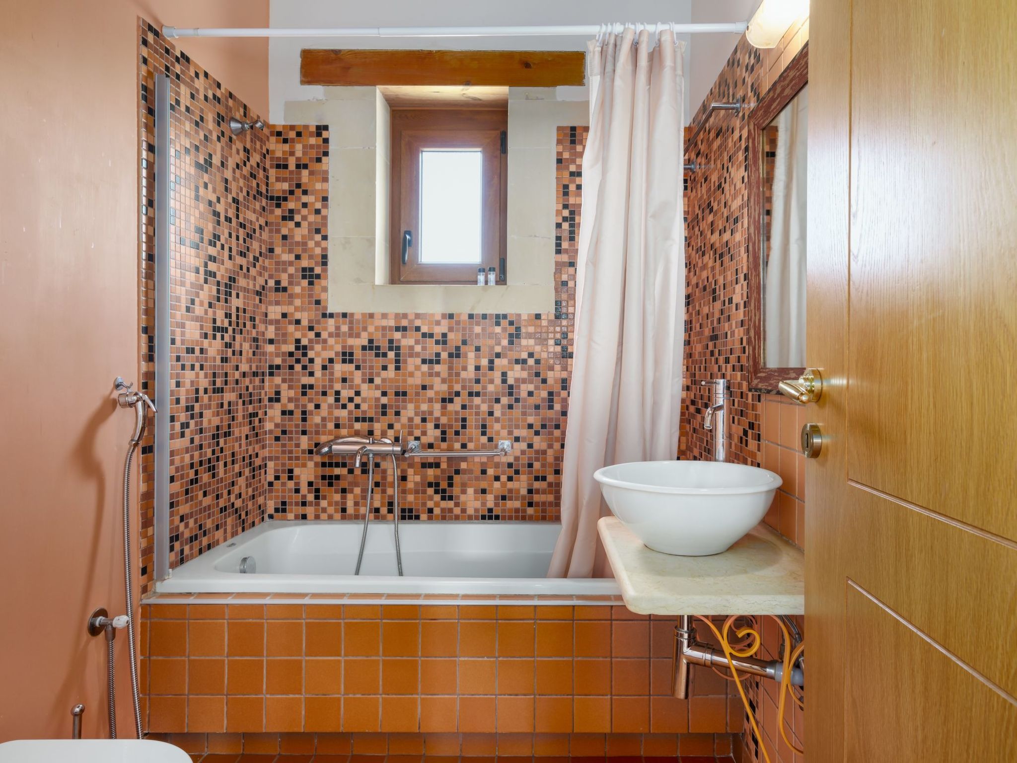 Villa "Arodamos" mit Garten, Grill und Terrasse-Inside