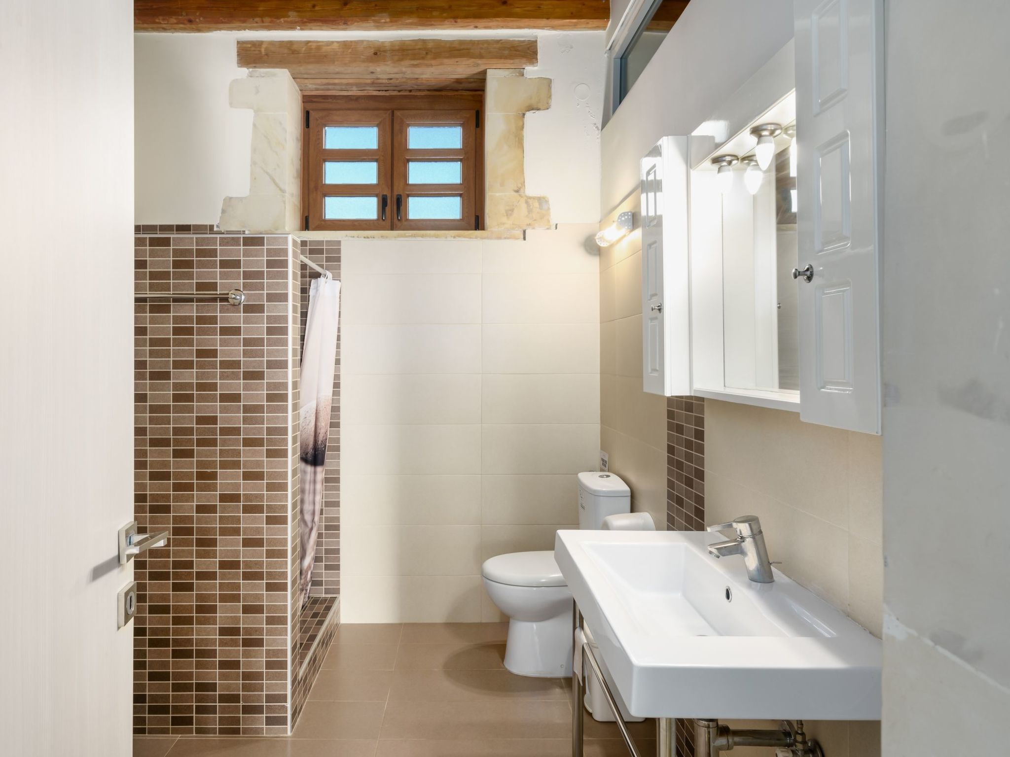 Villa 'Arodamos' mit Garten, Grill und Terrasse