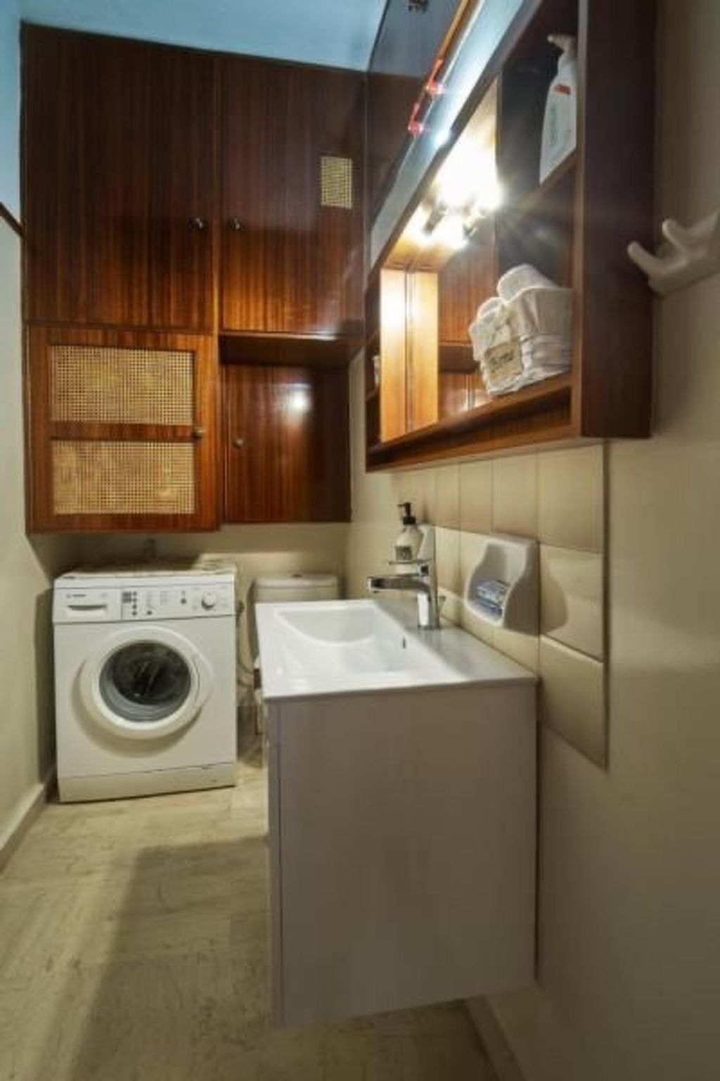 Amalia's Sea View Home-Image-tags.info