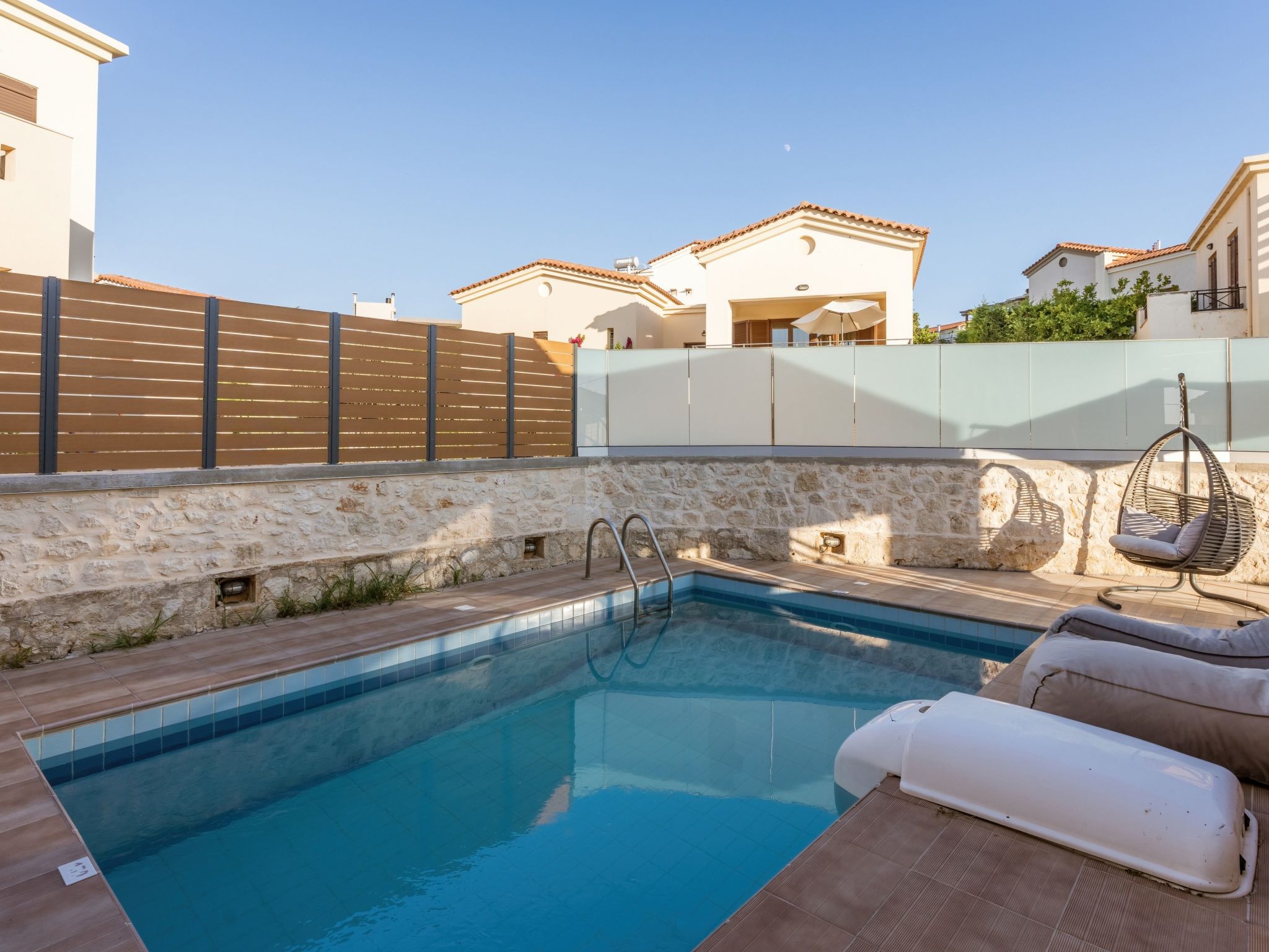 3-Schlafzimmer-Villa mit privatem Pool und Ladegerät für Elektroautos-Image-tags.info