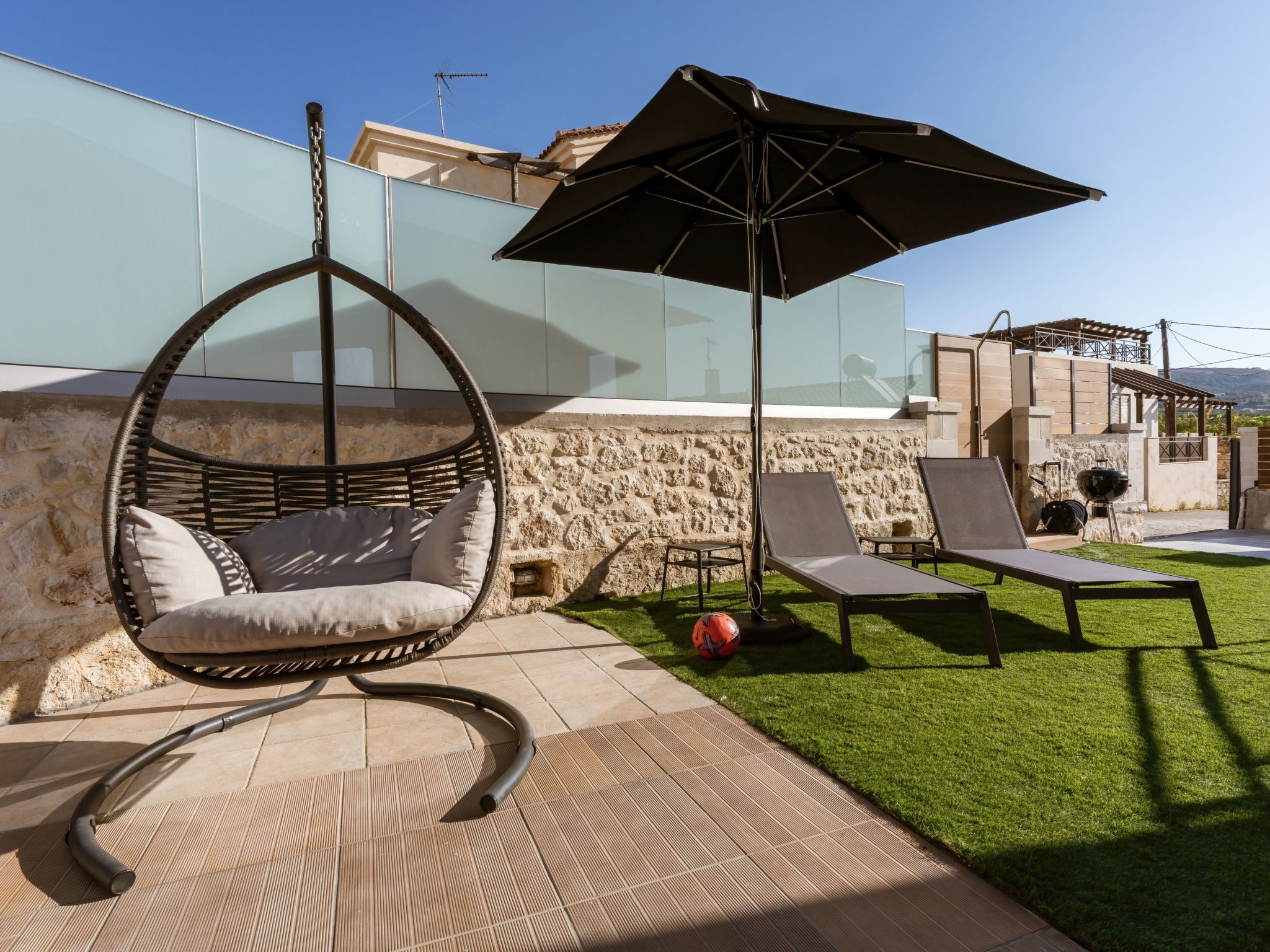 3-Schlafzimmer-Villa mit privatem Pool und Ladegerät für Elektroautos-Outside