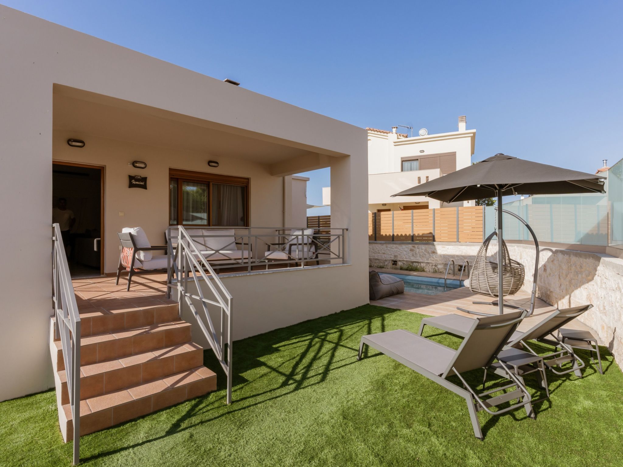 3-Schlafzimmer-Villa mit privatem Pool und Ladegerät für Elektroautos-Outside