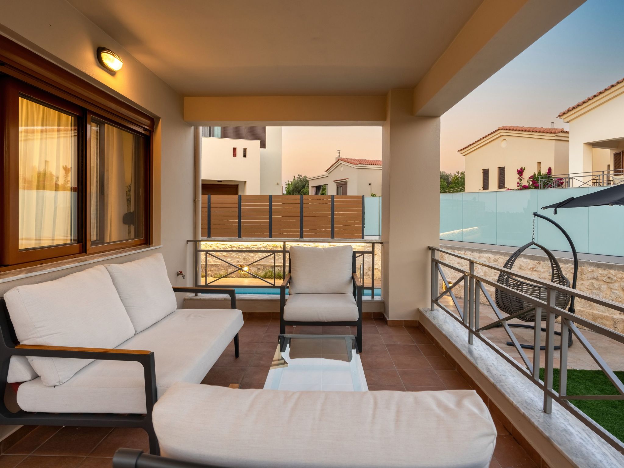 3-Schlafzimmer-Villa mit privatem Pool und Ladegerät für Elektroautos-Inside