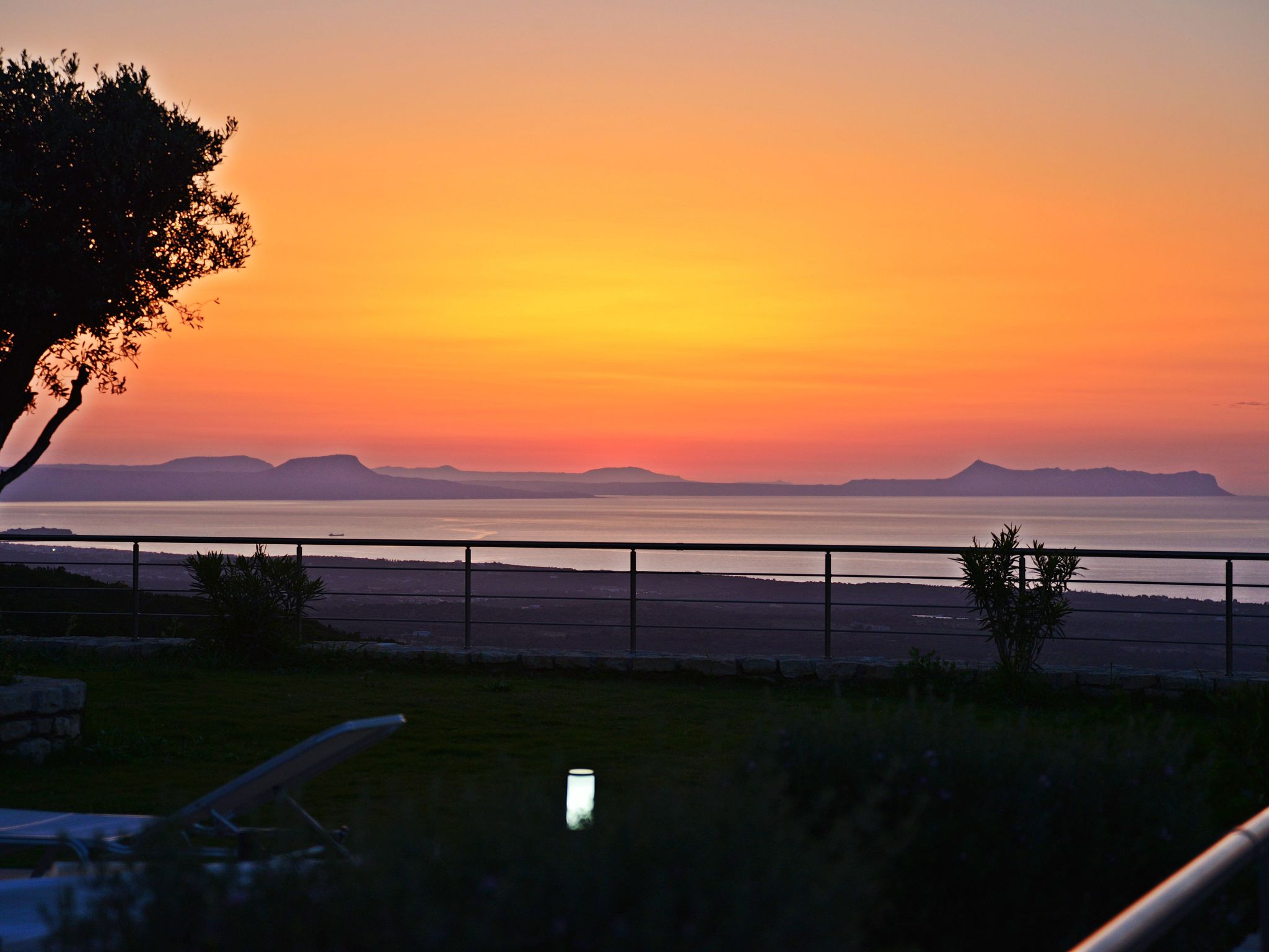 Familienvilla mit Panoramapool und Panoramablick